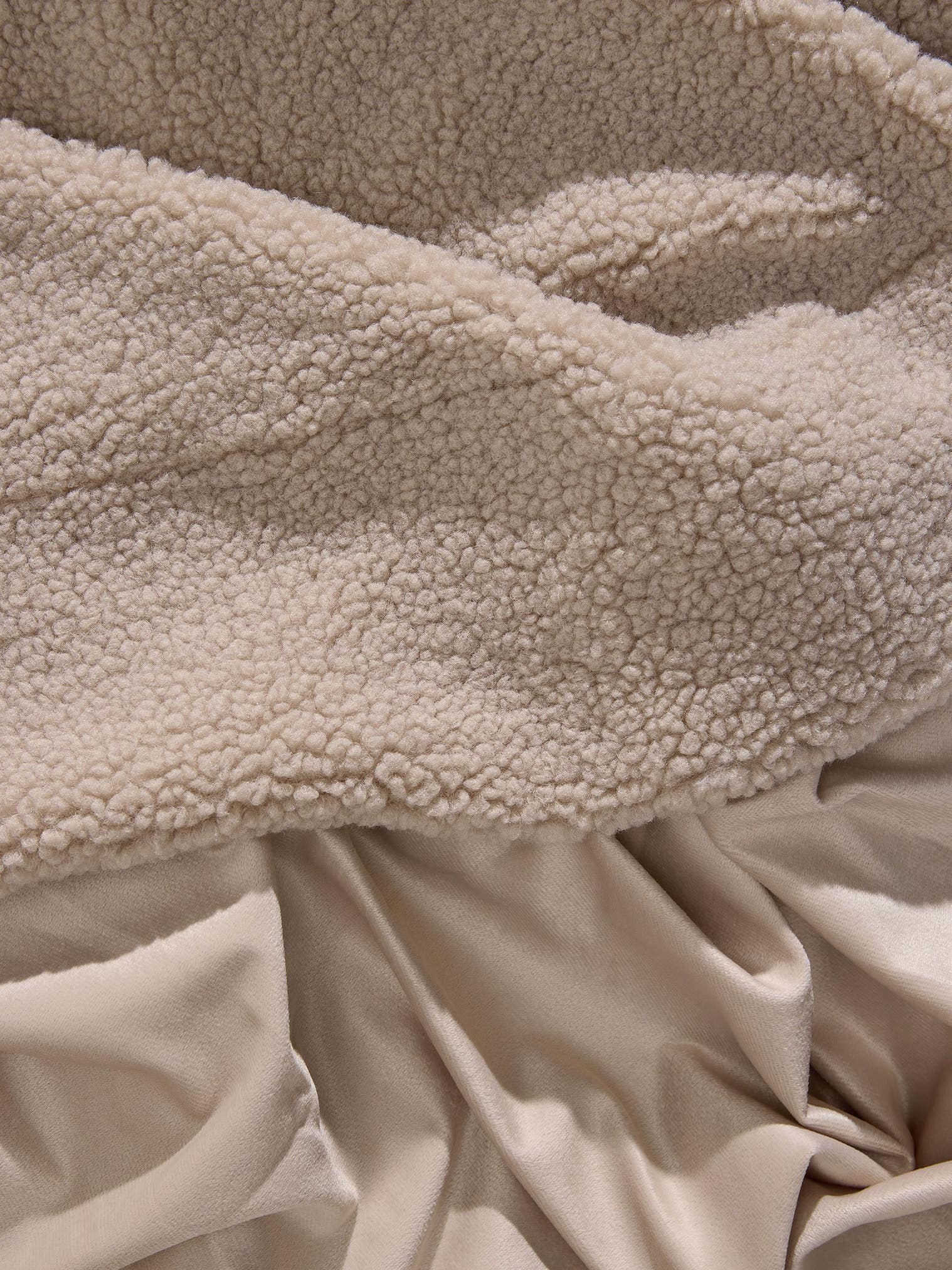 Blanket Ted Light Grey in Uni design made of 100% Polyester by benuta Pop