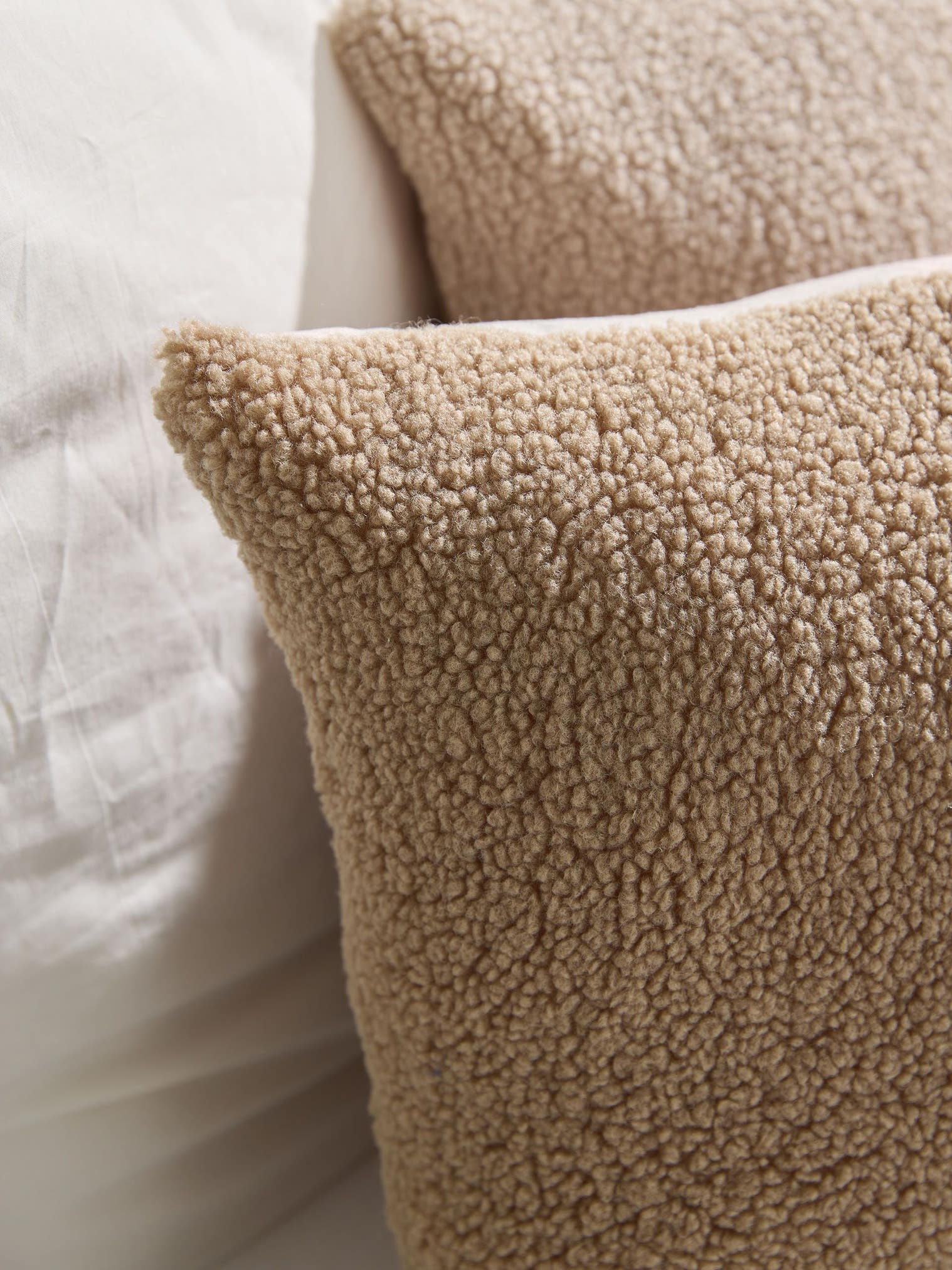 Kissenbezug Ted Hellbraun im Design Uni aus 100% Polyester von benuta Pop