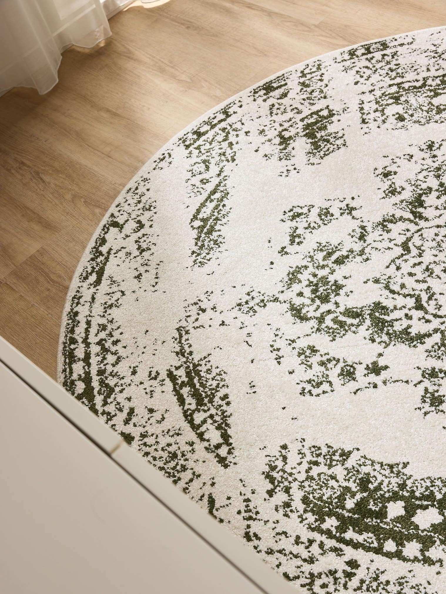 Teppich aus 100% Polypropylen in Beige mit 6 bis 10 mm hohem Flor von benuta Basic