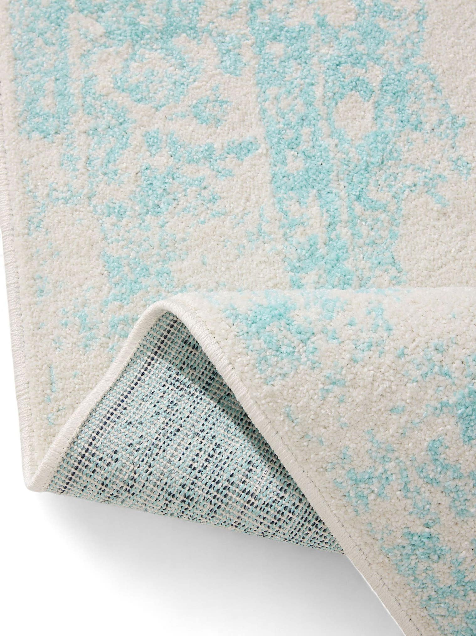 Teppich aus 100% Polypropylen in Beige mit 6 bis 10 mm hohem Flor von benuta Basic