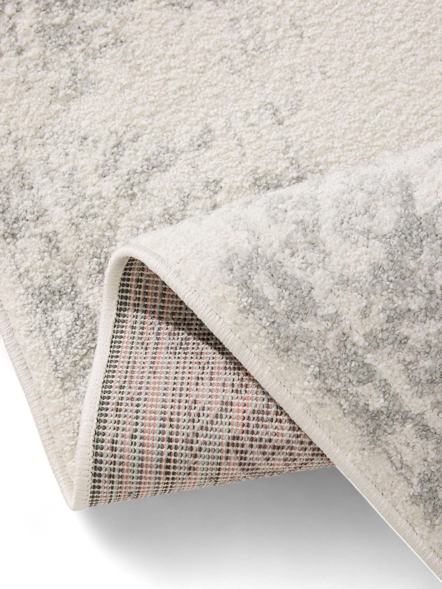 Teppich aus 100% Polypropylen in Beige mit 6 bis 10 mm hohem Flor von benuta Basic