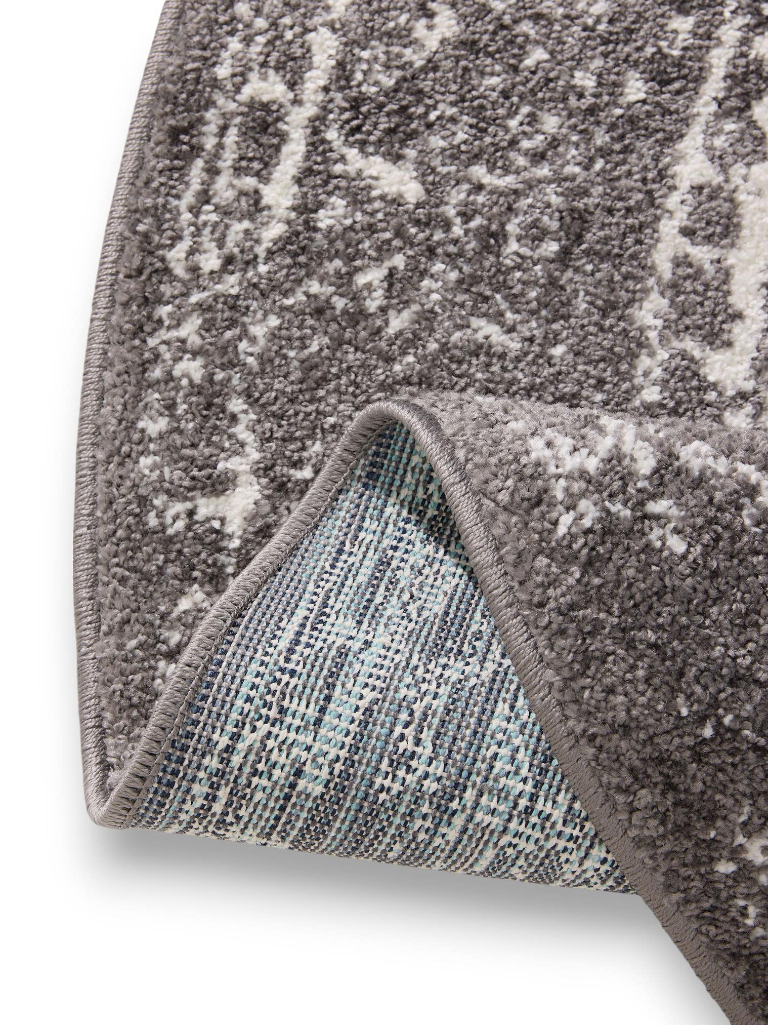 Teppich aus 100% Polypropylen in Grau mit 6 bis 10 mm hohem Flor von benuta Basic