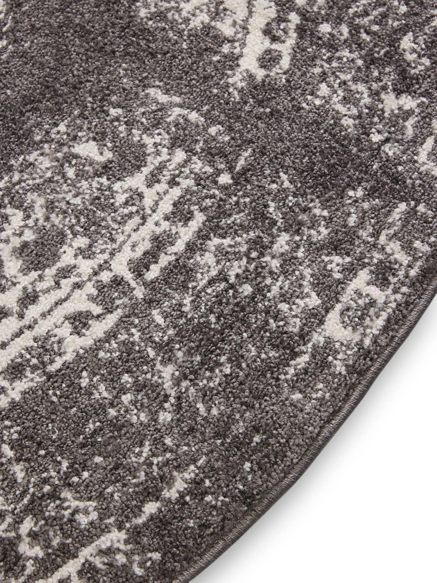 Teppich aus 100% Polypropylen in Grau mit 6 bis 10 mm hohem Flor von benuta Basic