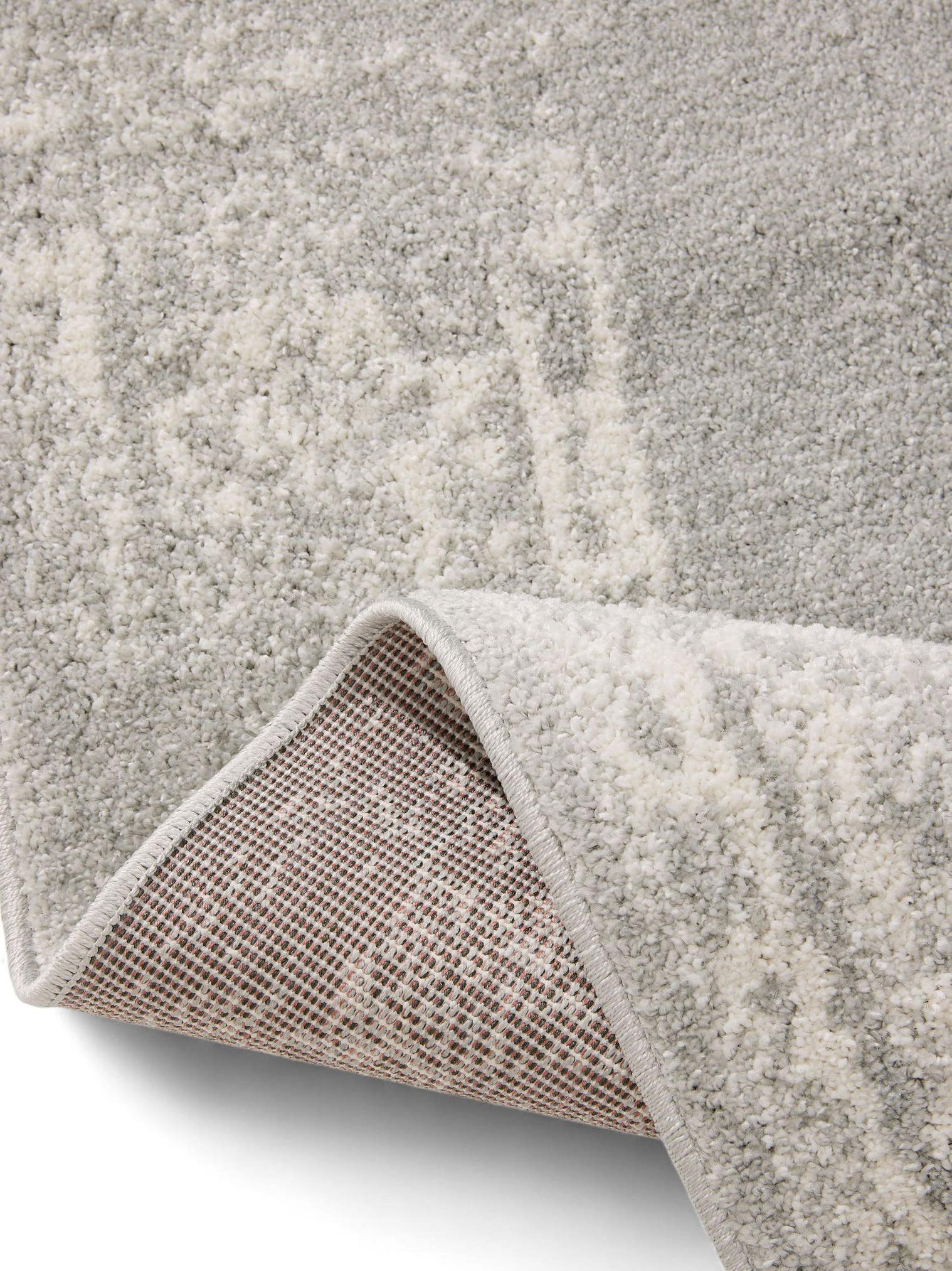 Teppich aus 100% Polypropylen in Taupe mit 6 bis 10 mm hohem Flor von benuta Basic