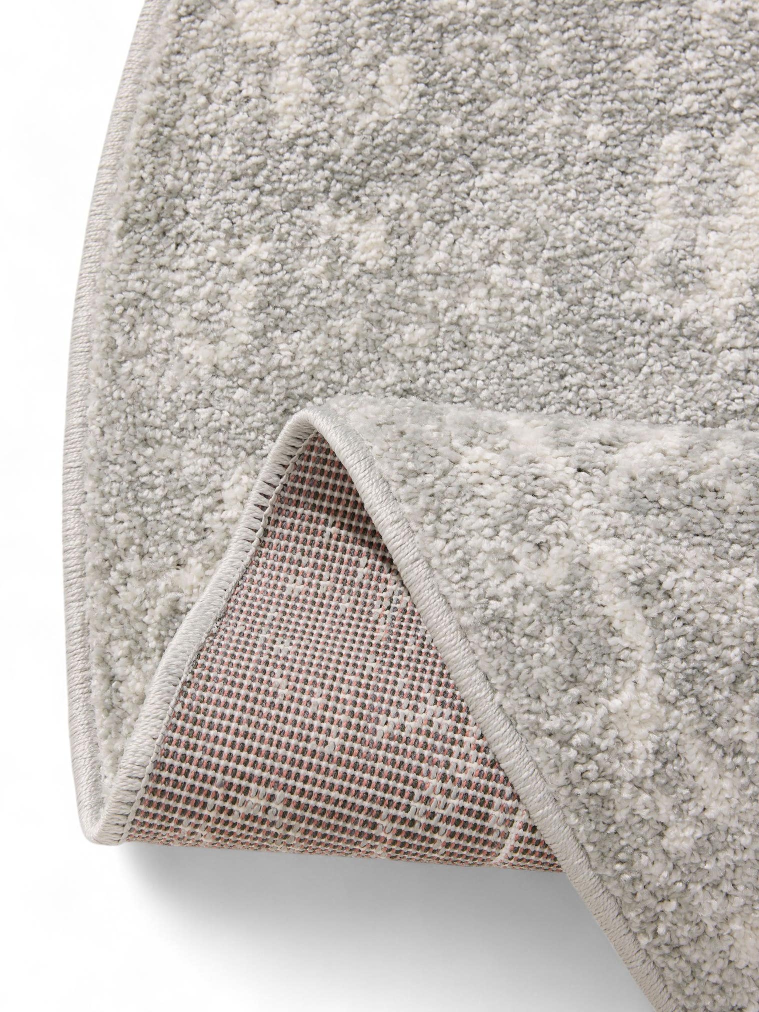 Teppich aus 100% Polypropylen in Taupe mit 6 bis 10 mm hohem Flor von benuta Basic