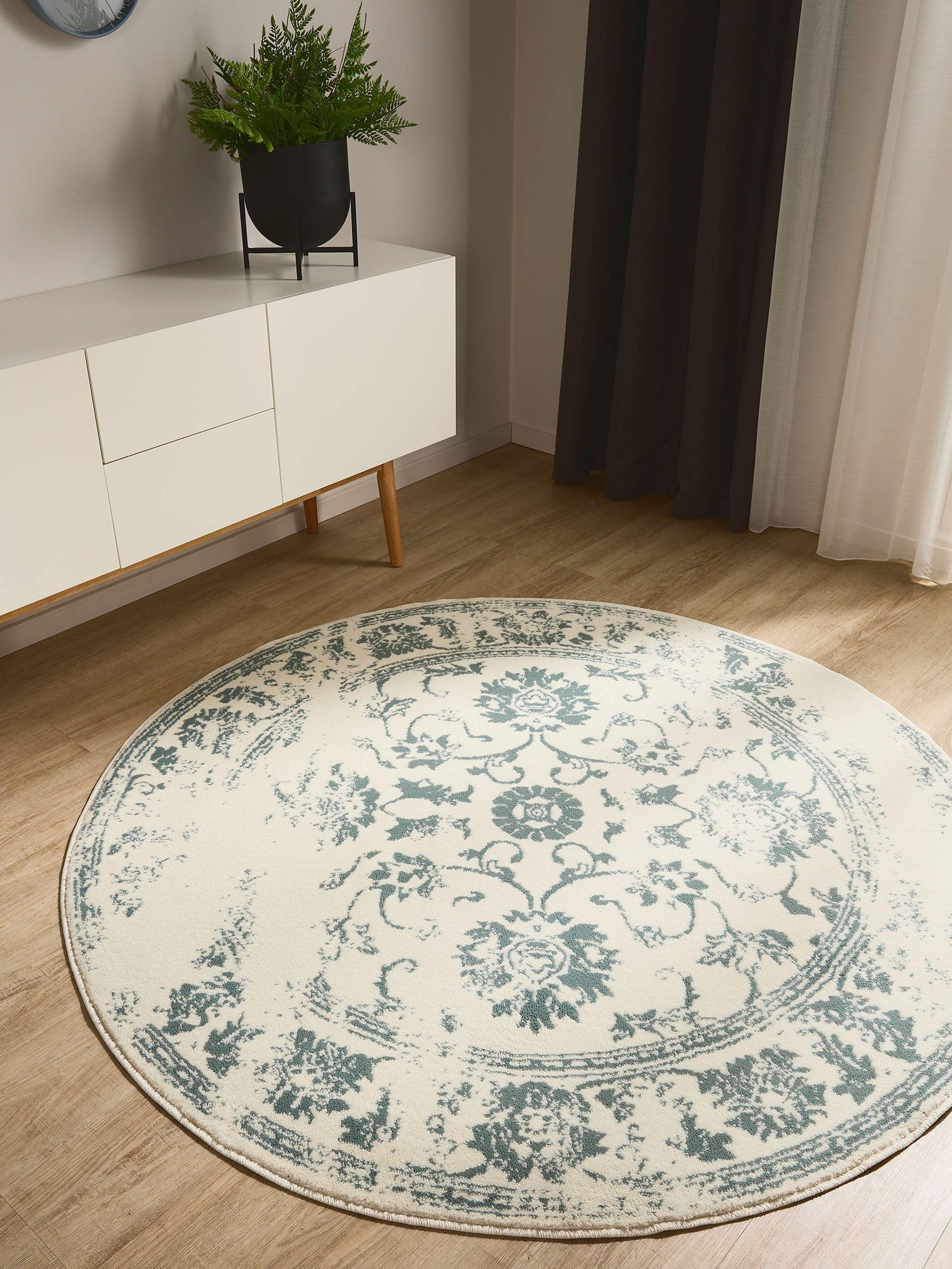 Rug made of 100% Polypropylene in Beige with a 6 - 10 mm high pile by benuta Basic