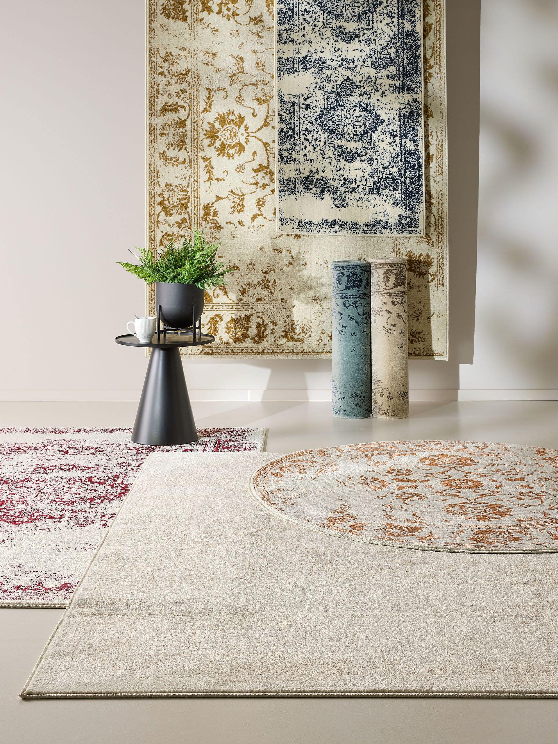 Rug made of 100% Polypropylene in Beige with a 6 - 10 mm high pile by benuta Basic