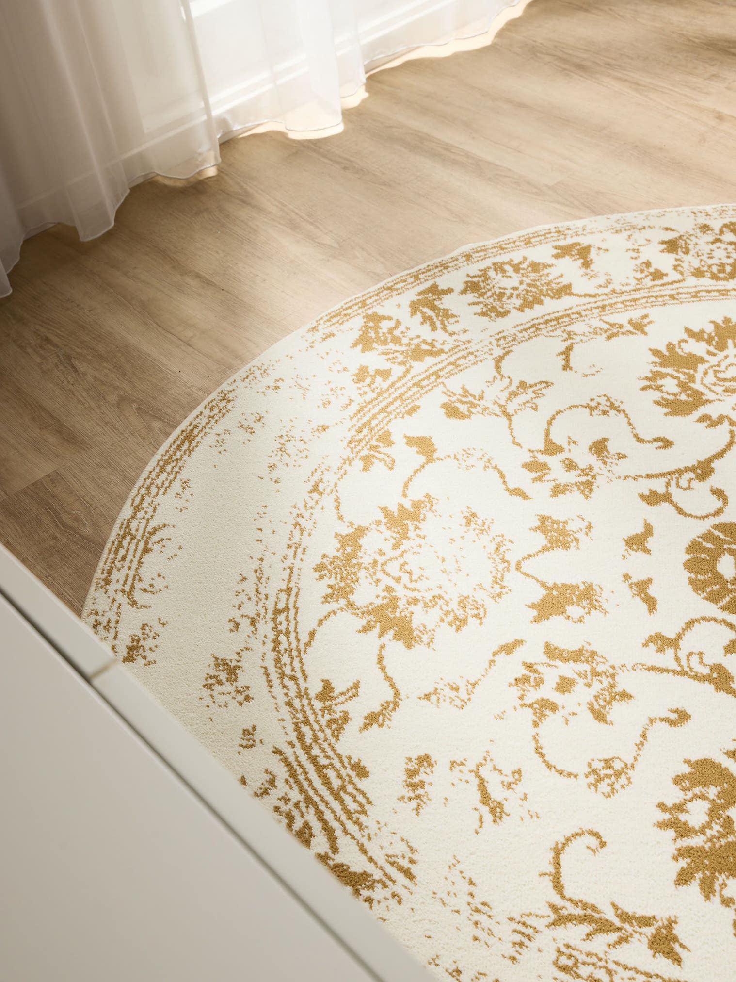 Teppich aus 100% Polypropylen in Beige mit 6 bis 10 mm hohem Flor von benuta Basic