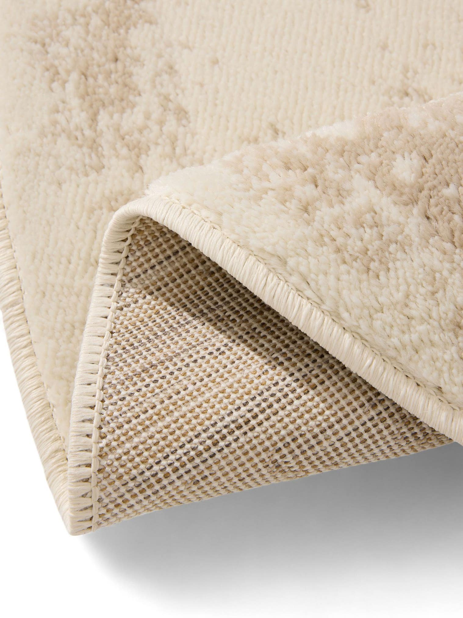 Teppich aus 100% Polypropylen in Beige mit 6 bis 10 mm hohem Flor von benuta Basic