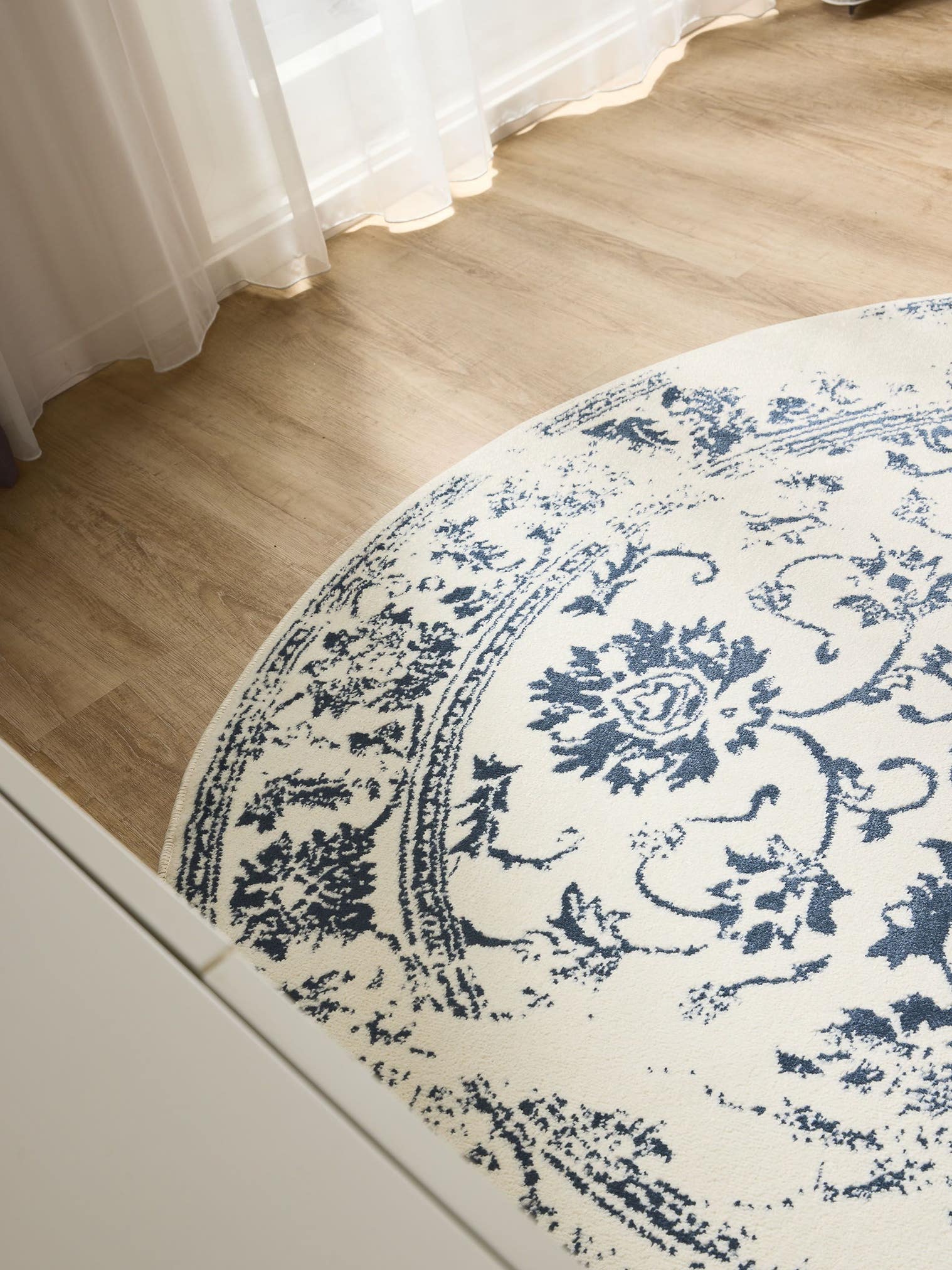 Teppich aus 100% Polypropylen in Beige mit 6 bis 10 mm hohem Flor von benuta Basic