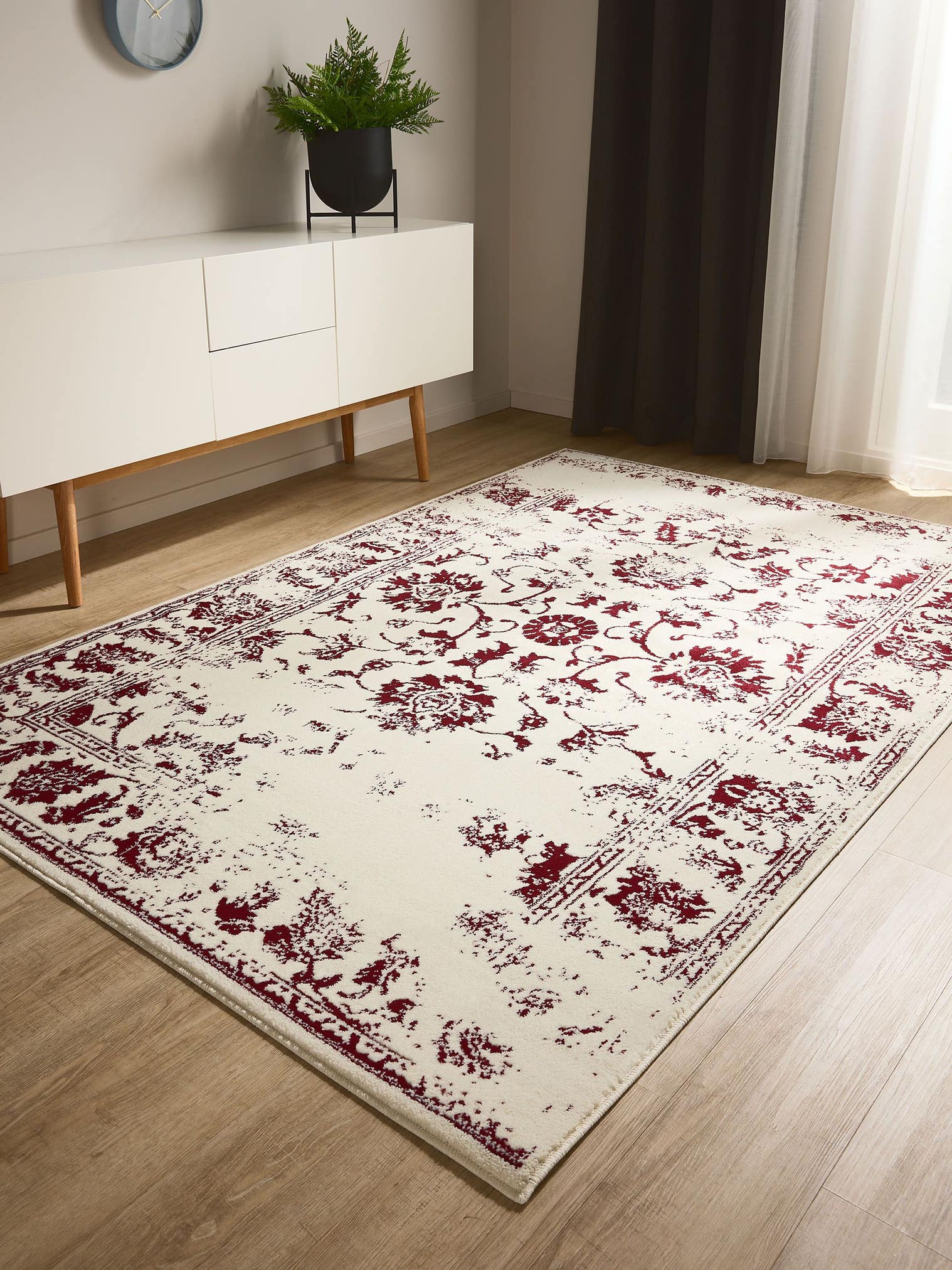 Teppich aus 100% Polypropylen in Beige mit 6 bis 10 mm hohem Flor von benuta Basic