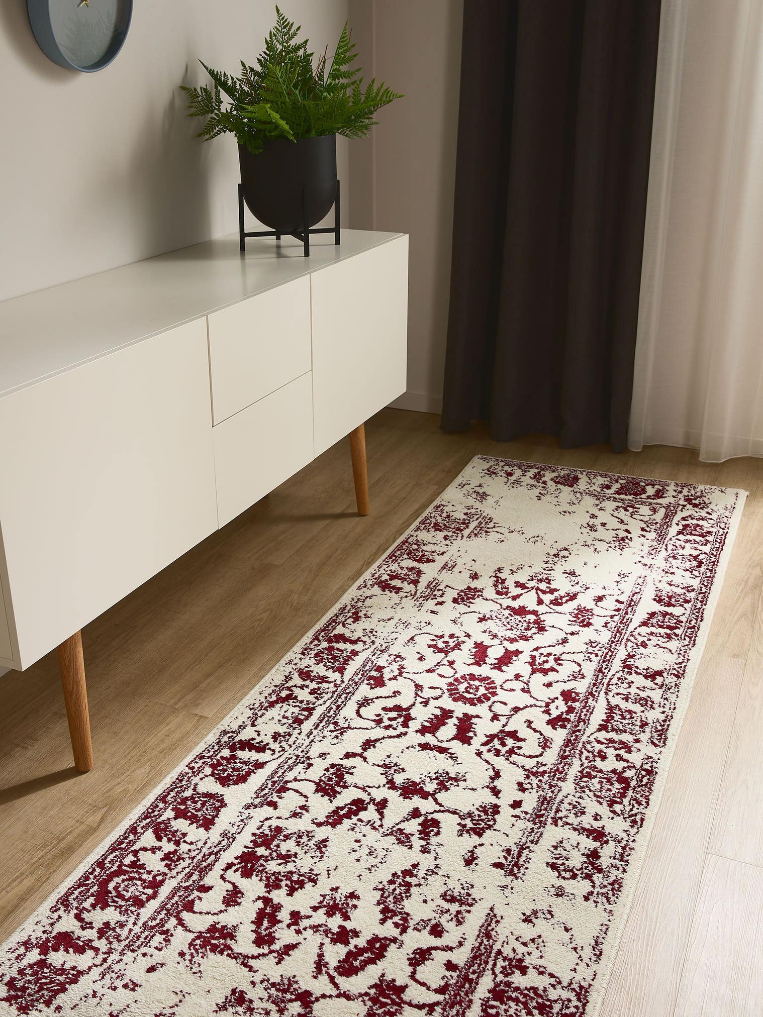 Teppich aus 100% Polypropylen in Beige mit 6 bis 10 mm hohem Flor von benuta Basic