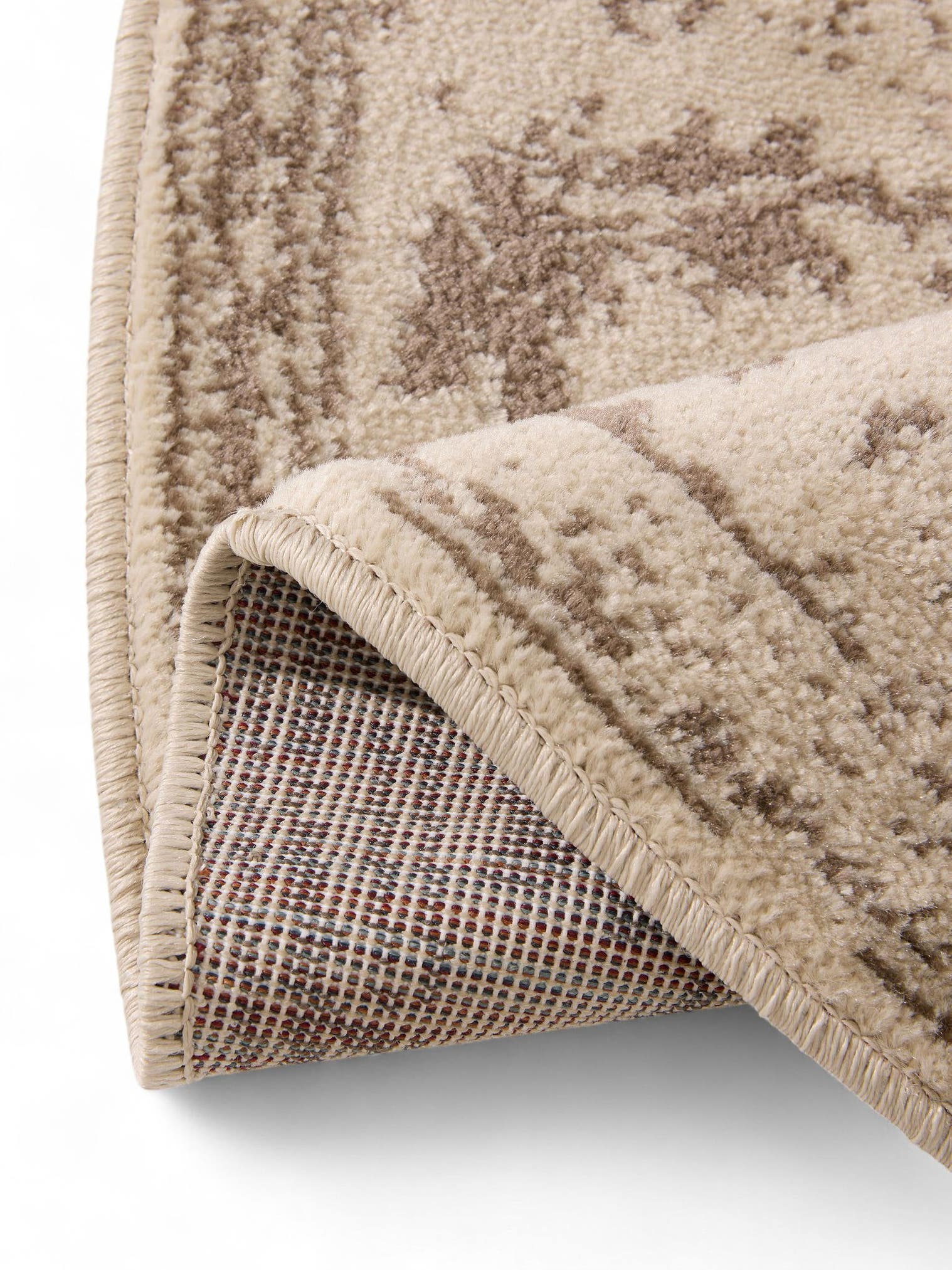 Teppich aus 100% Polypropylen in Beige mit 6 bis 10 mm hohem Flor von benuta Basic
