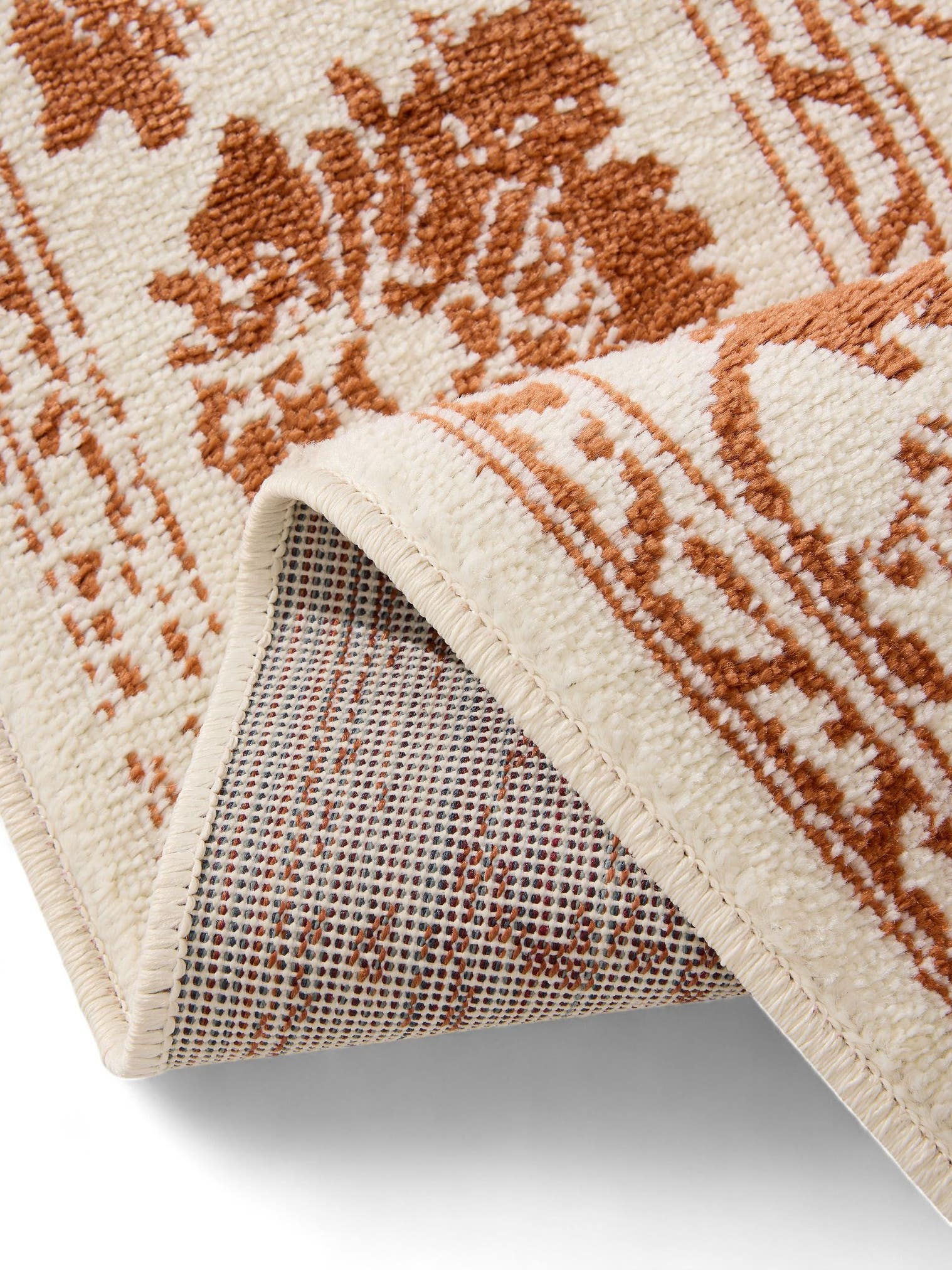 Teppich aus 100% Polypropylen in Beige mit 6 bis 10 mm hohem Flor von benuta Basic