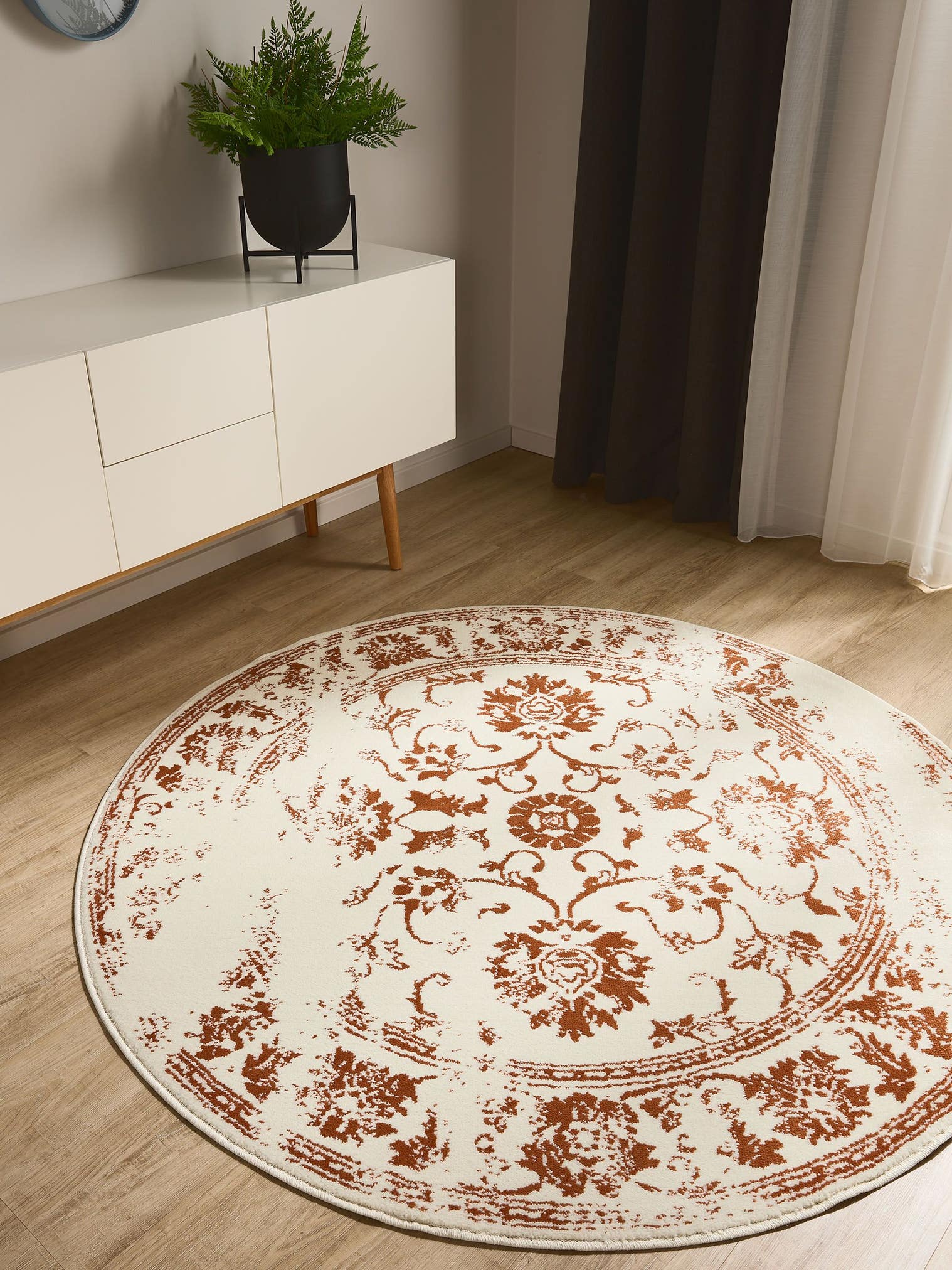 Teppich aus 100% Polypropylen in Beige mit 6 bis 10 mm hohem Flor von benuta Basic