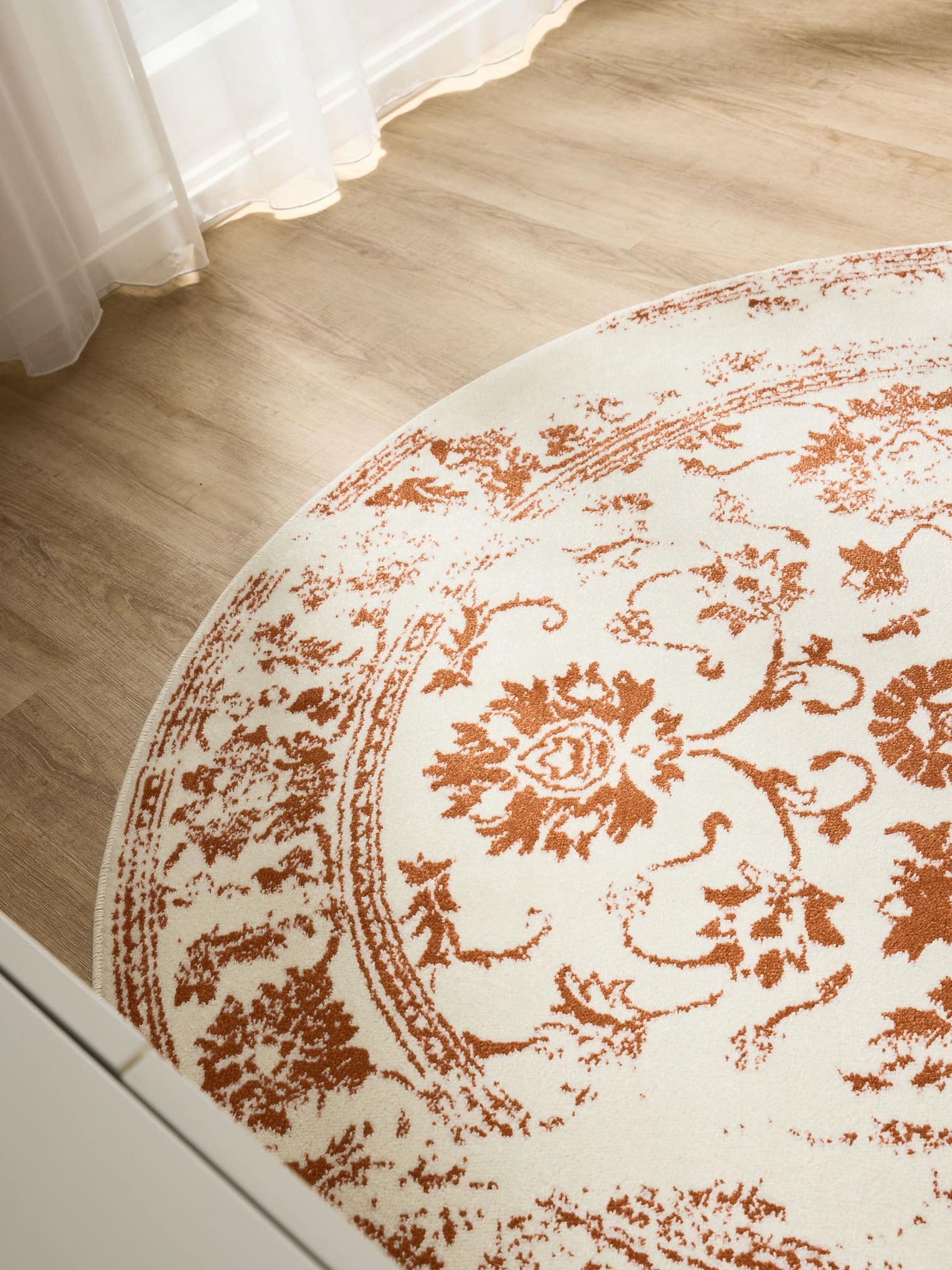 Teppich aus 100% Polypropylen in Beige mit 6 bis 10 mm hohem Flor von benuta Basic