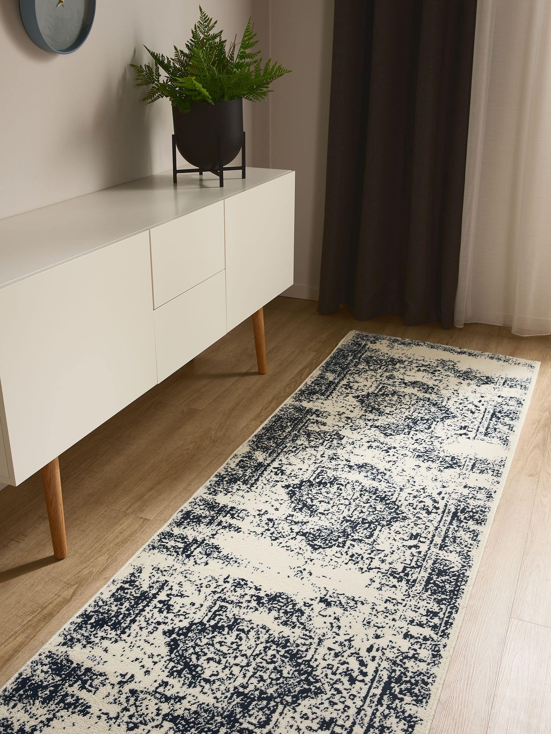 Rug made of 100% Polypropylene in Beige with a 6 - 10 mm high pile by benuta Basic