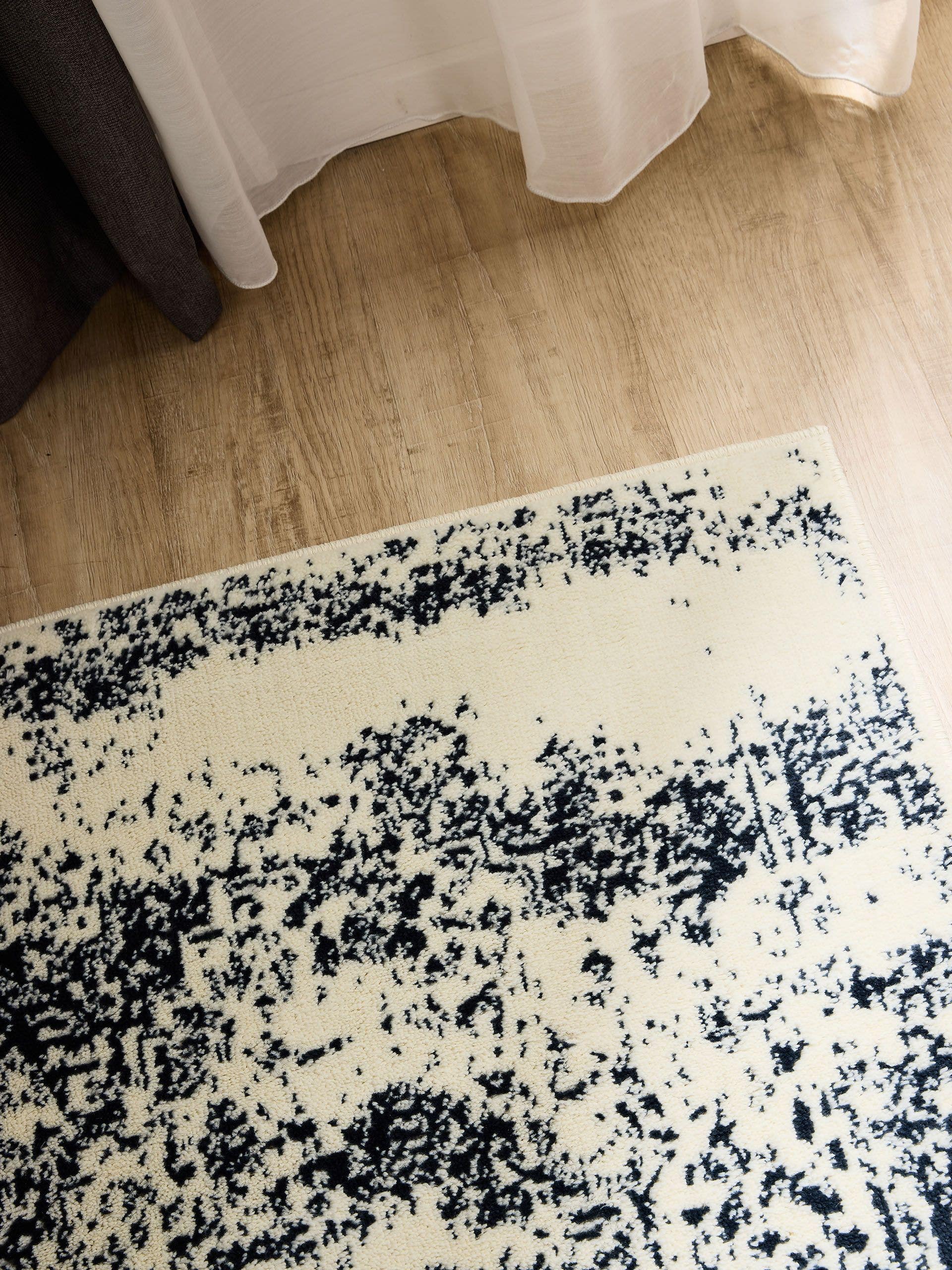 Rug made of 100% Polypropylene in Beige with a 6 - 10 mm high pile by benuta Basic