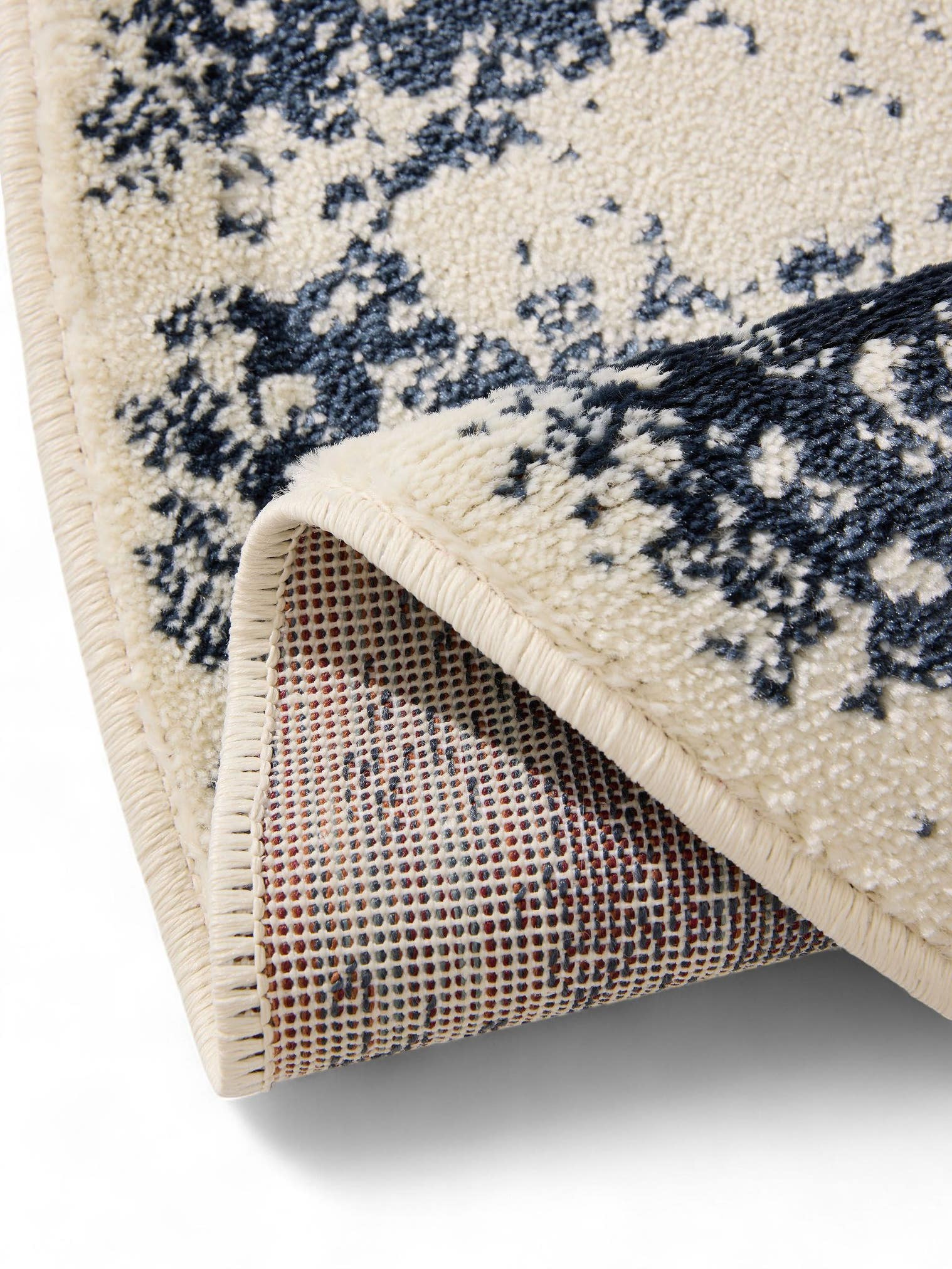 Teppich aus 100% Polypropylen in Beige mit 6 bis 10 mm hohem Flor von benuta Basic