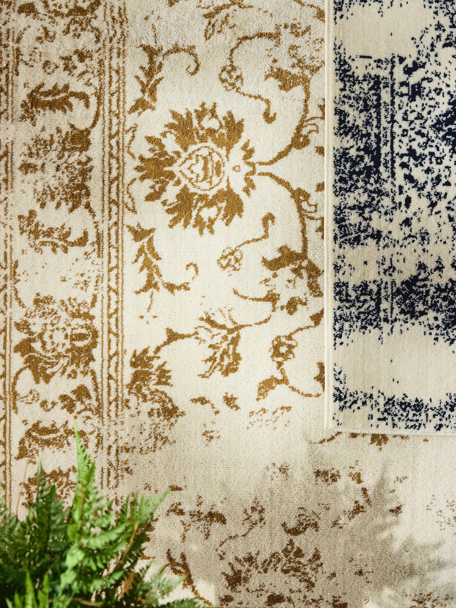 Teppich aus 100% Polypropylen in Beige mit 6 bis 10 mm hohem Flor von benuta Basic