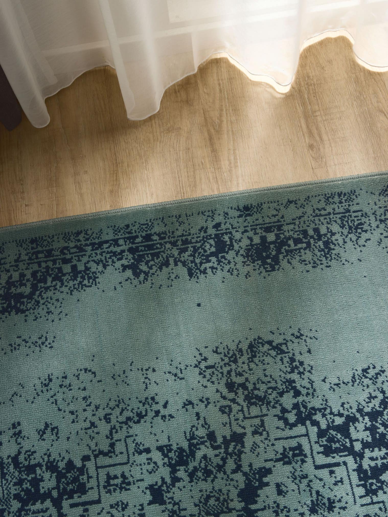 Teppich aus 100% Polypropylen in Türkis mit 6 bis 10 mm hohem Flor von benuta Basic