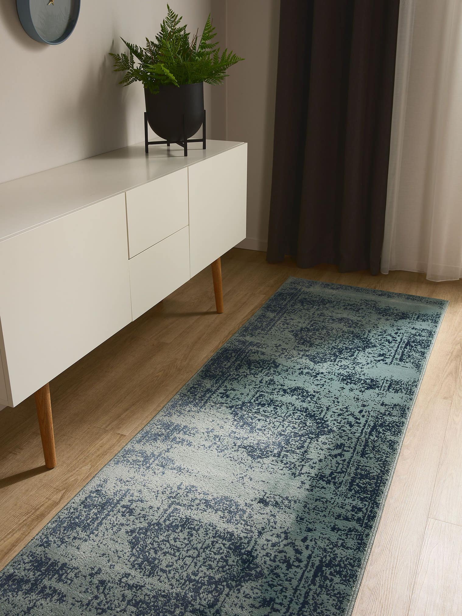 Teppich aus 100% Polypropylen in Türkis mit 6 bis 10 mm hohem Flor von benuta Basic