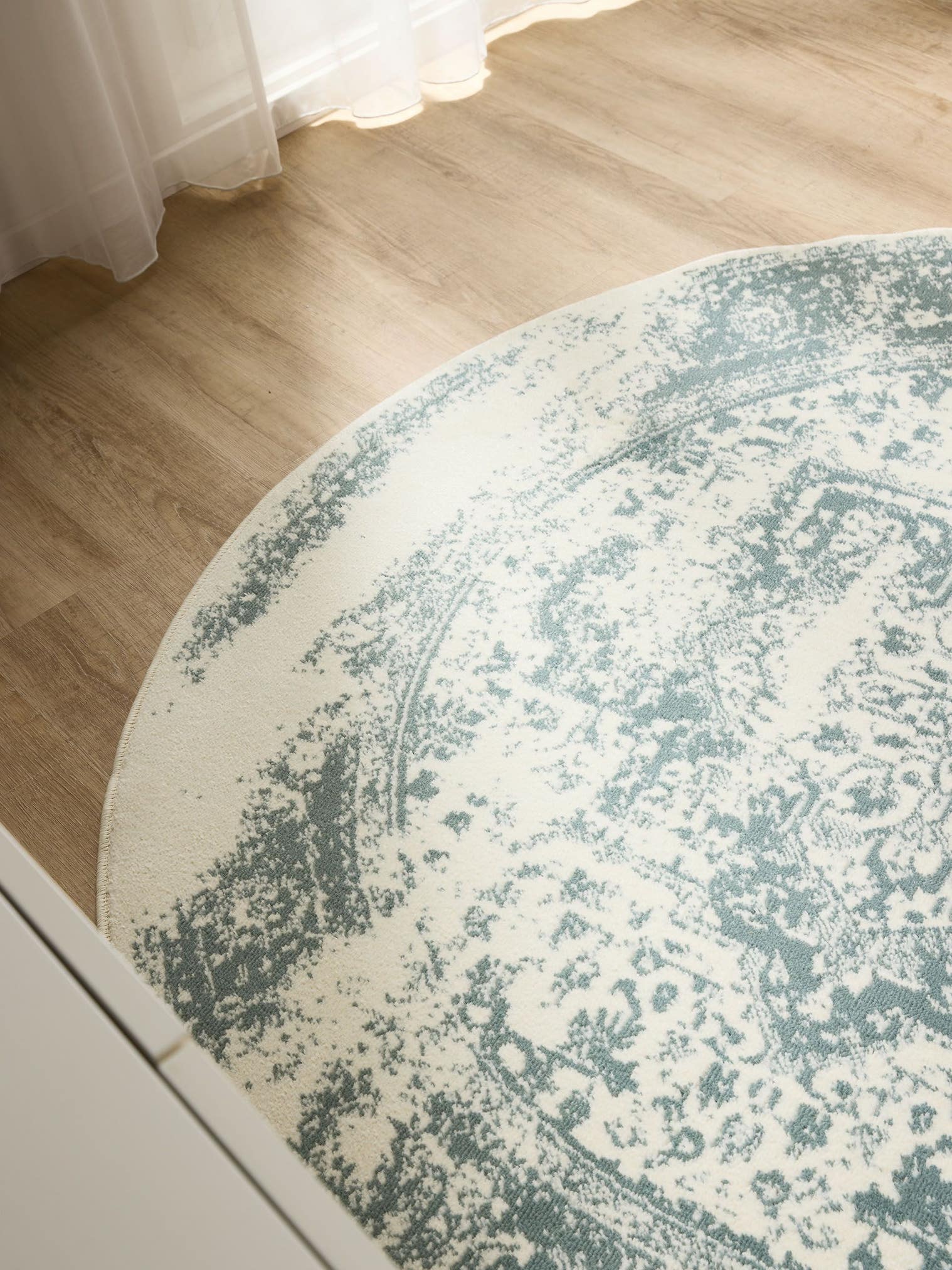 Teppich aus 100% Polypropylen in Beige mit 6 bis 10 mm hohem Flor von benuta Basic
