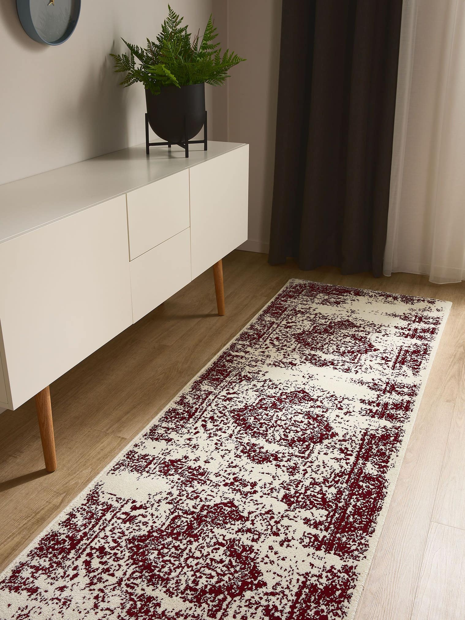 Teppich aus 100% Polypropylen in Beige mit 6 bis 10 mm hohem Flor von benuta Basic