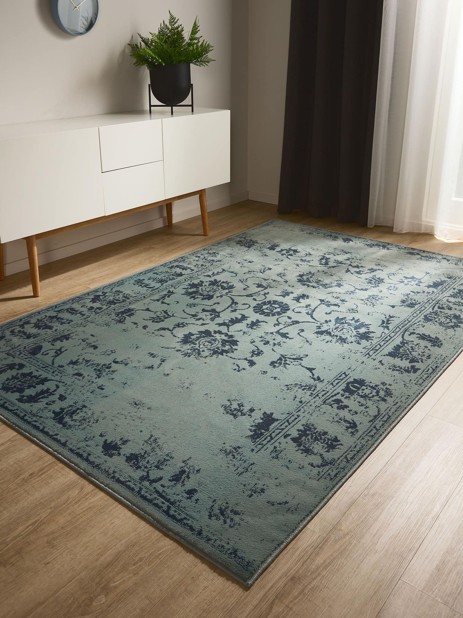 Teppich aus 100% Polypropylen in Türkis mit 6 bis 10 mm hohem Flor von benuta Basic