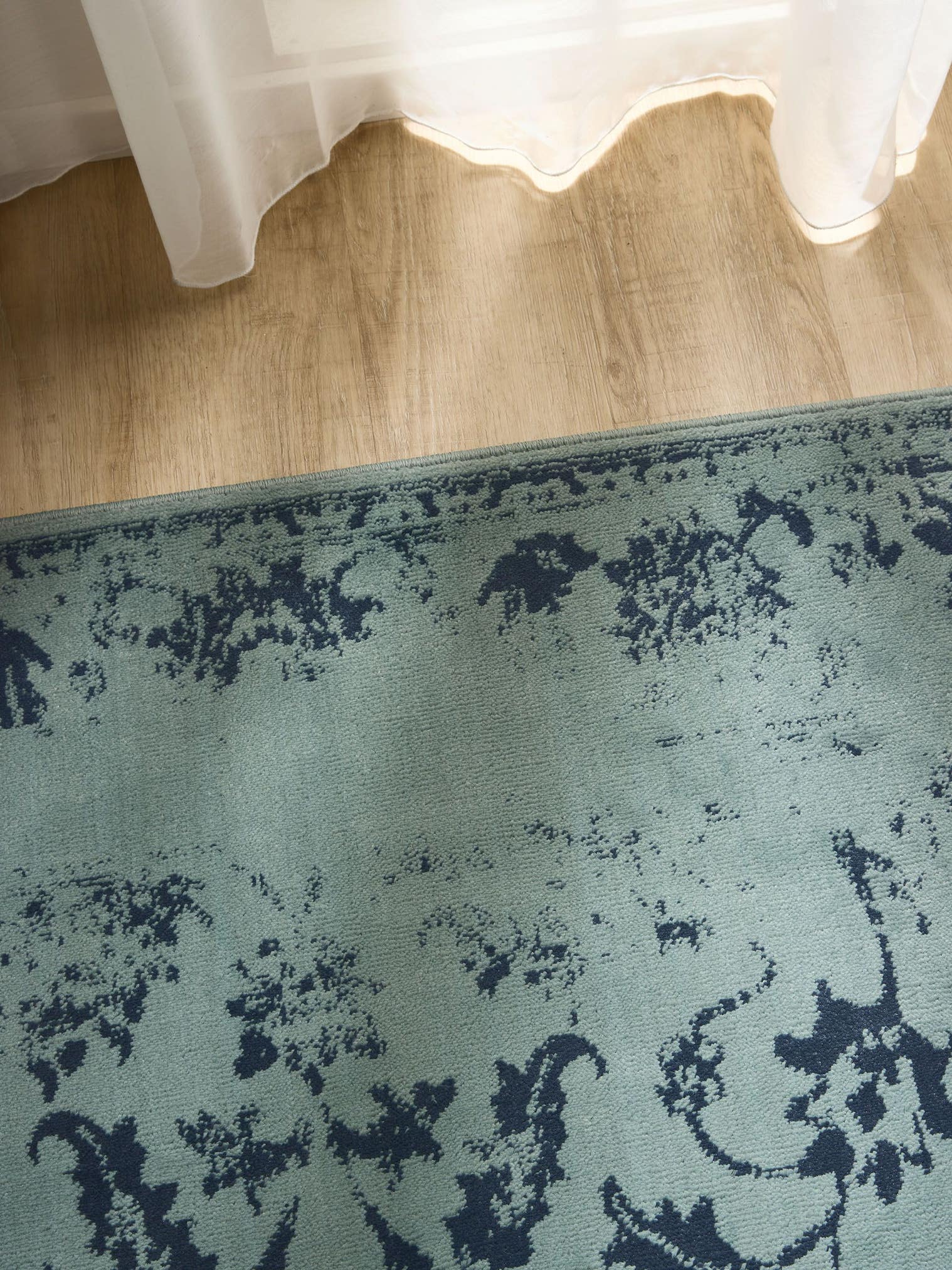 Teppich aus 100% Polypropylen in Türkis mit 6 bis 10 mm hohem Flor von benuta Basic