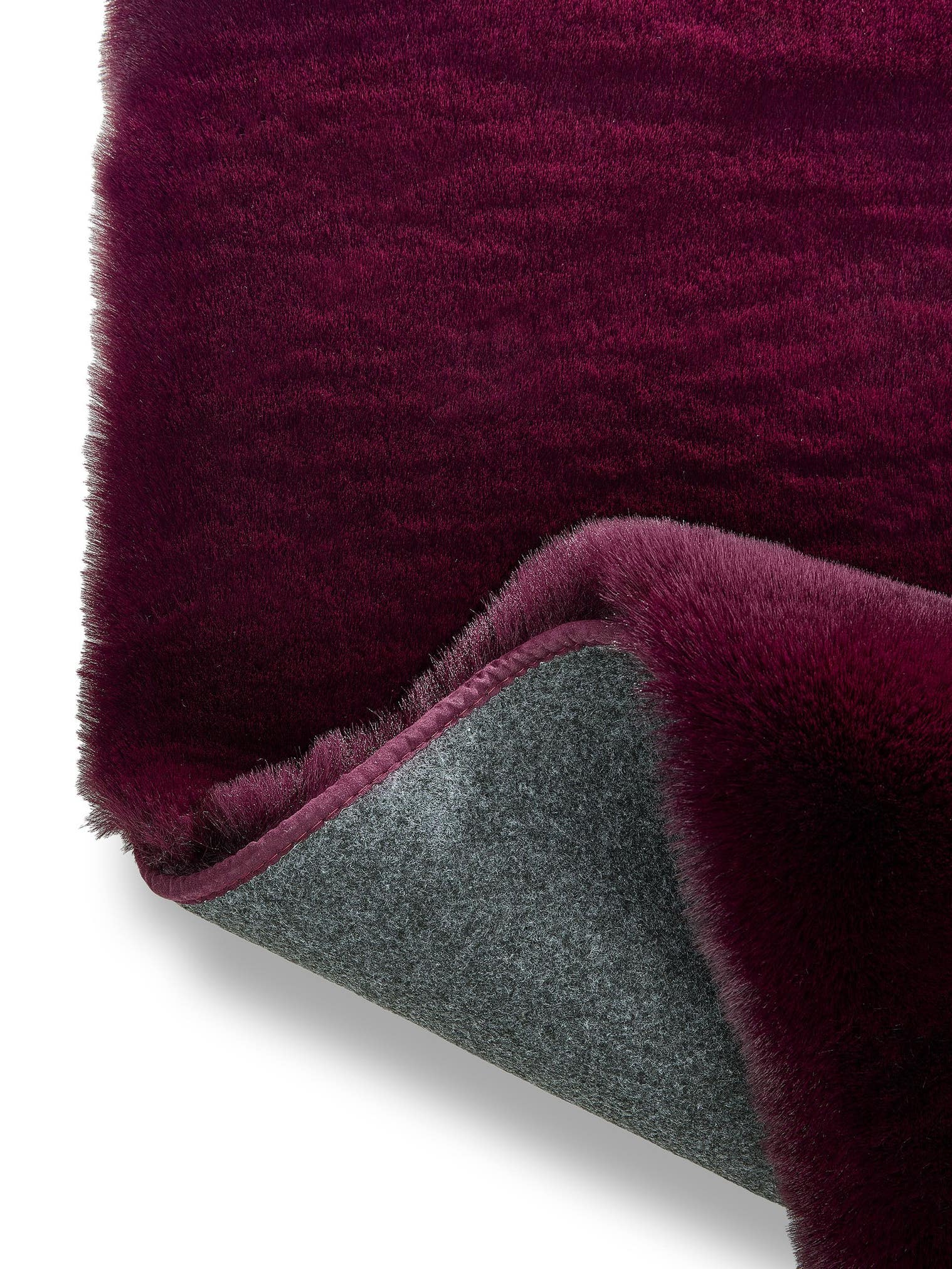 Teppich aus 100% Polyester in Rot mit 41 bis 50 mm hohem Flor von benuta Finest