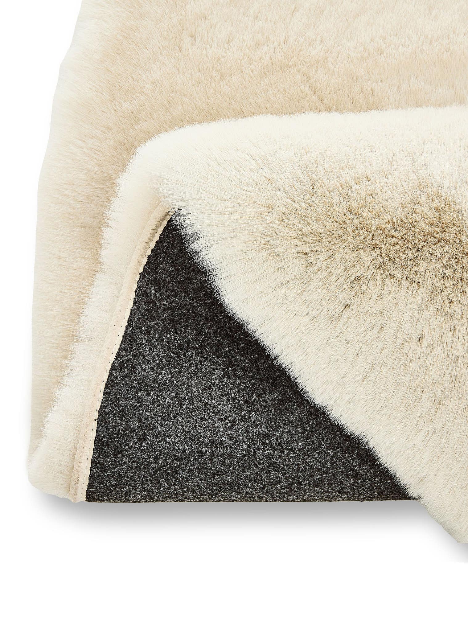 Teppich aus 100% Polyester in Beige mit 41 bis 50 mm hohem Flor von benuta Finest