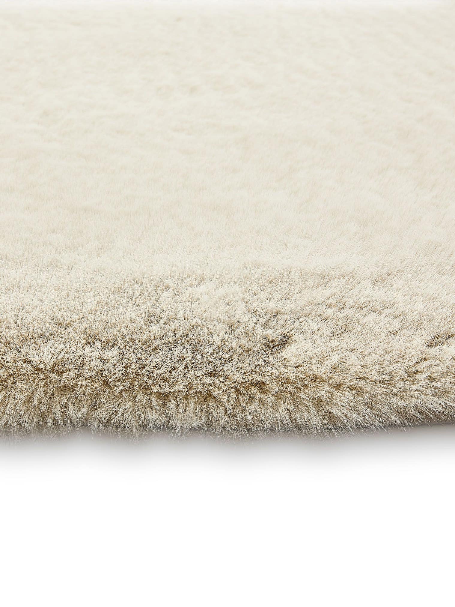 Teppich aus 100% Polyester in Beige mit 41 bis 50 mm hohem Flor von benuta Finest