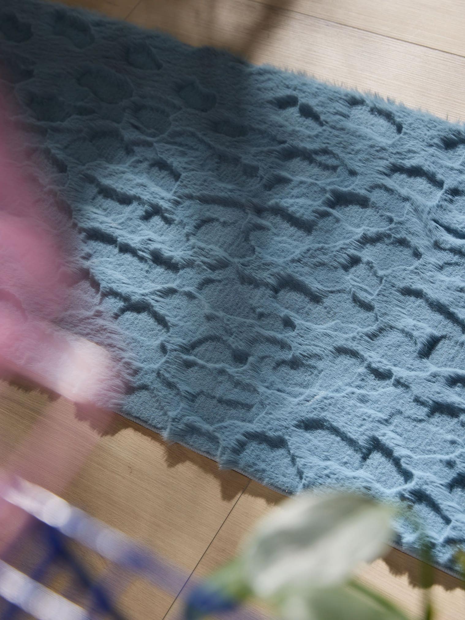 Teppich aus 100% Polyester in Blå mit 21 - 30 mm hohem Flor von benuta Pop