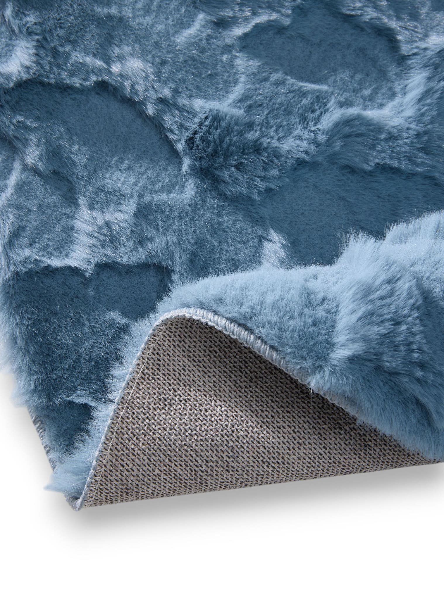 Tapijt van 100% Polyester in Blauw met een 21 - 30 mm hoge pool van benuta Pop