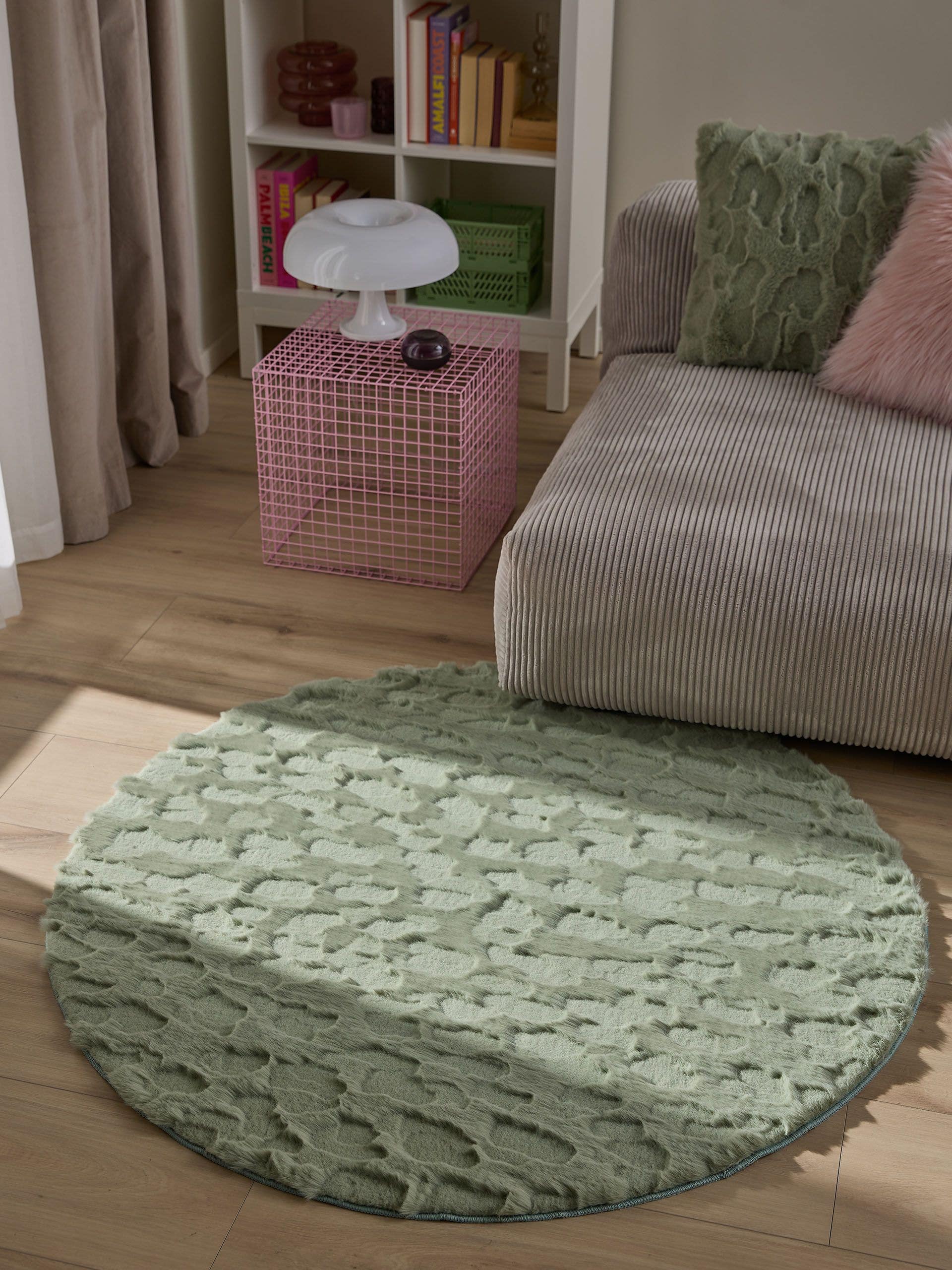Alfombra de 100% Poliéster en Verde con un pelo de {{Placeholder_Pile Height}} de altura de benuta Pop