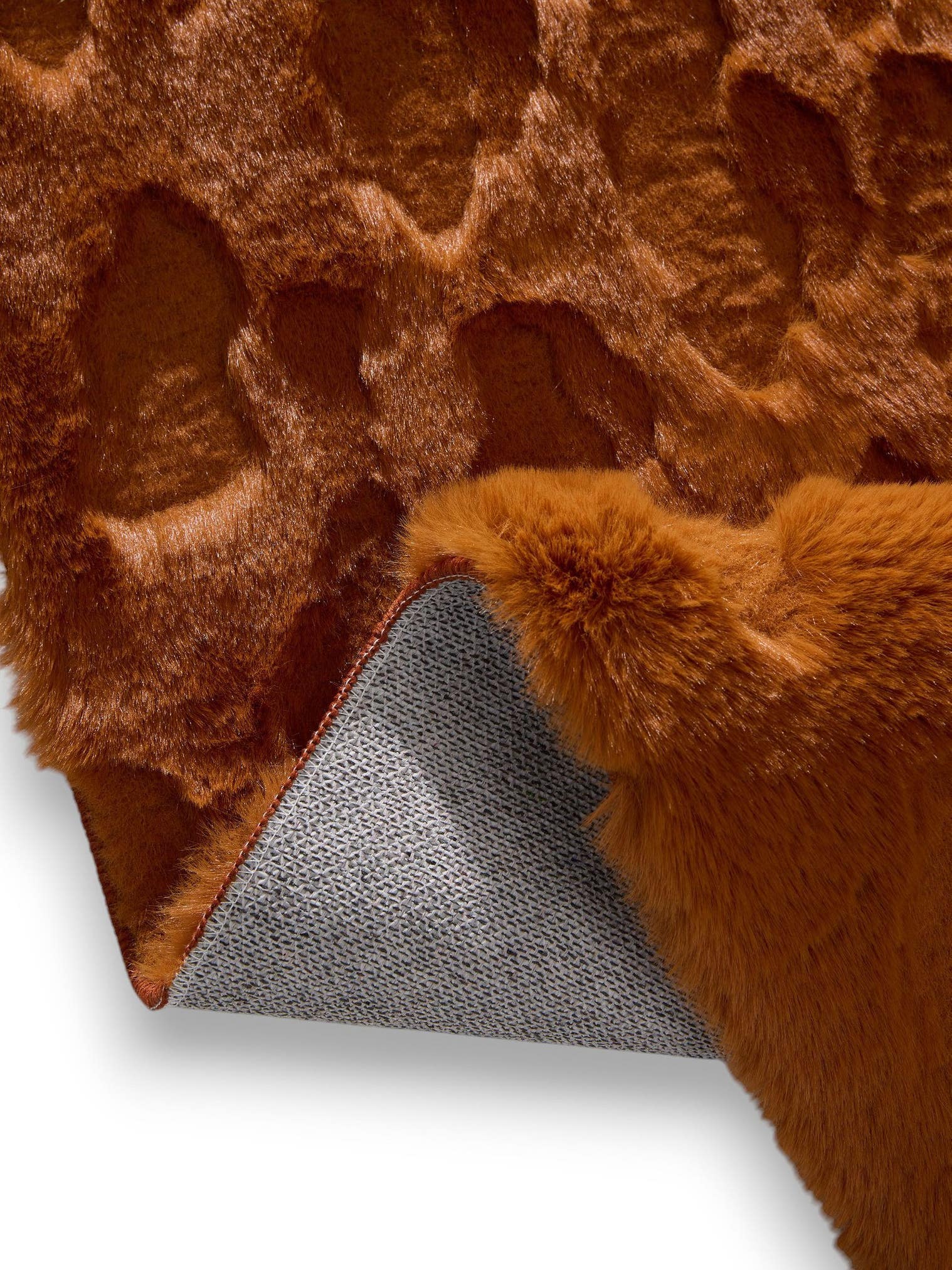 Rug made of 100% Polyester in Orange with a 21 - 30 mm high pile by benuta Pop