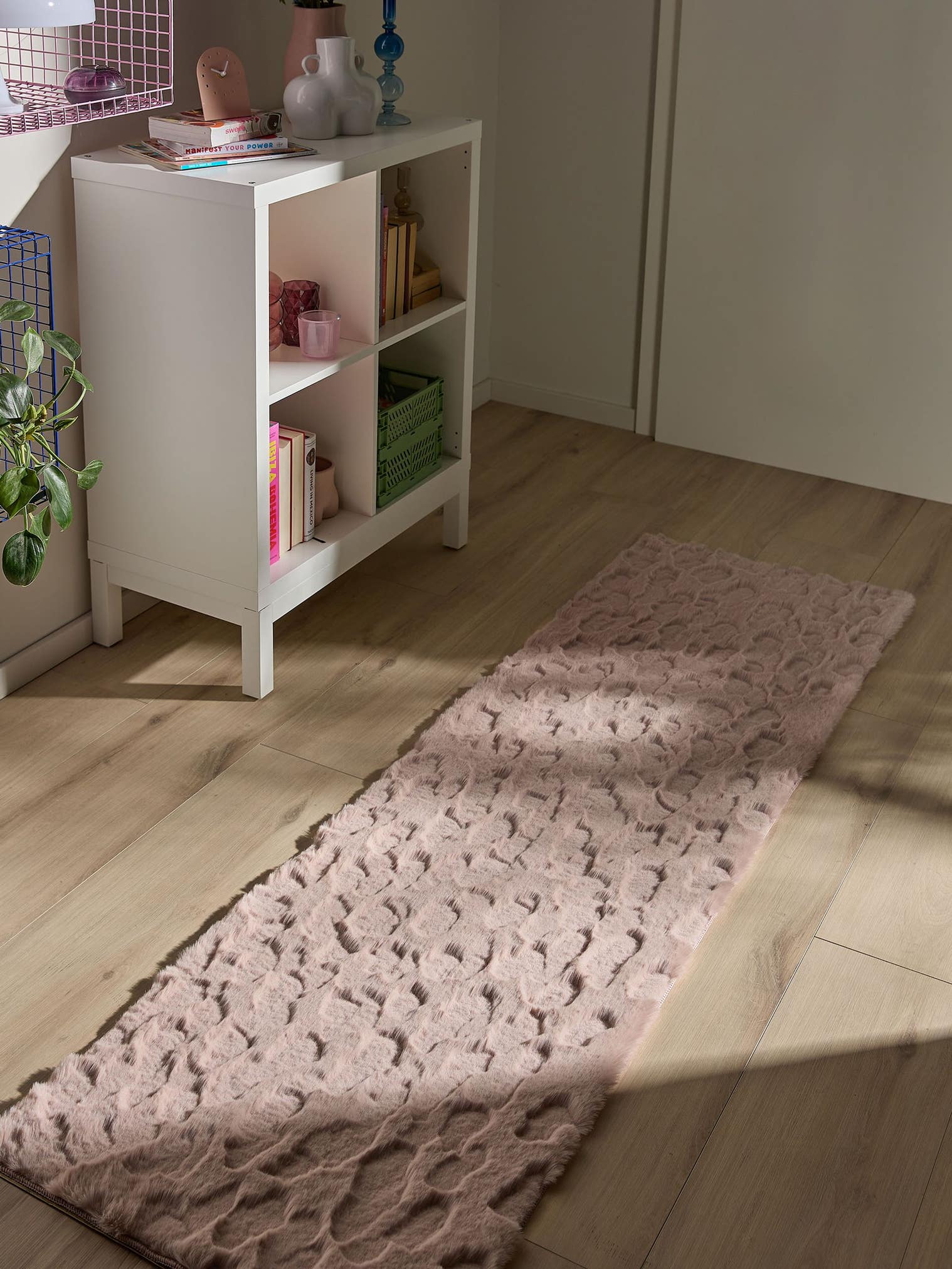 Teppich aus 100% poliester in różowy mit 21 - 30 mm hohem Flor von benuta Pop