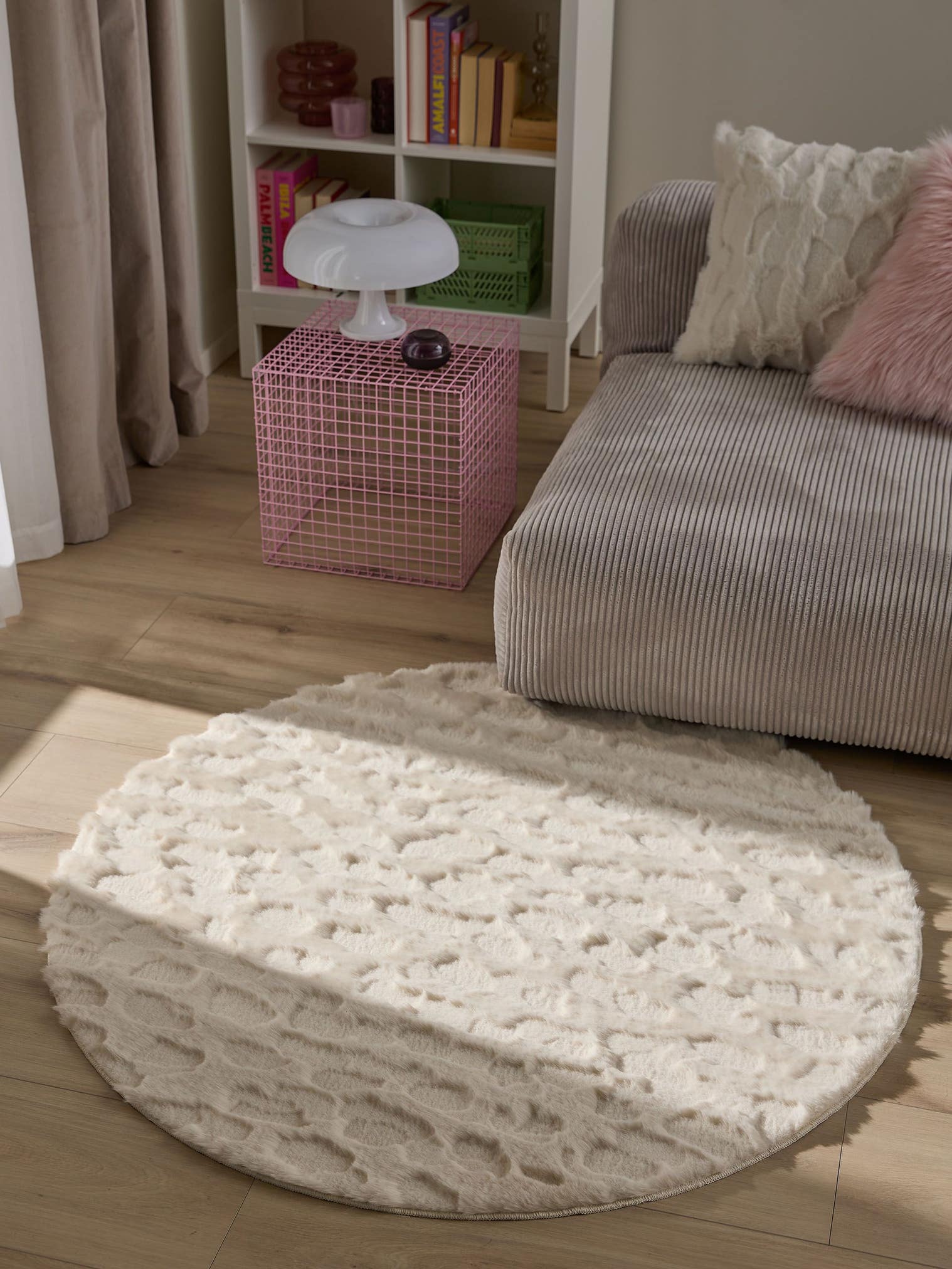 Teppich aus 100% Polyester in Beige mit 21 - 30 mm hohem Flor von benuta Pop