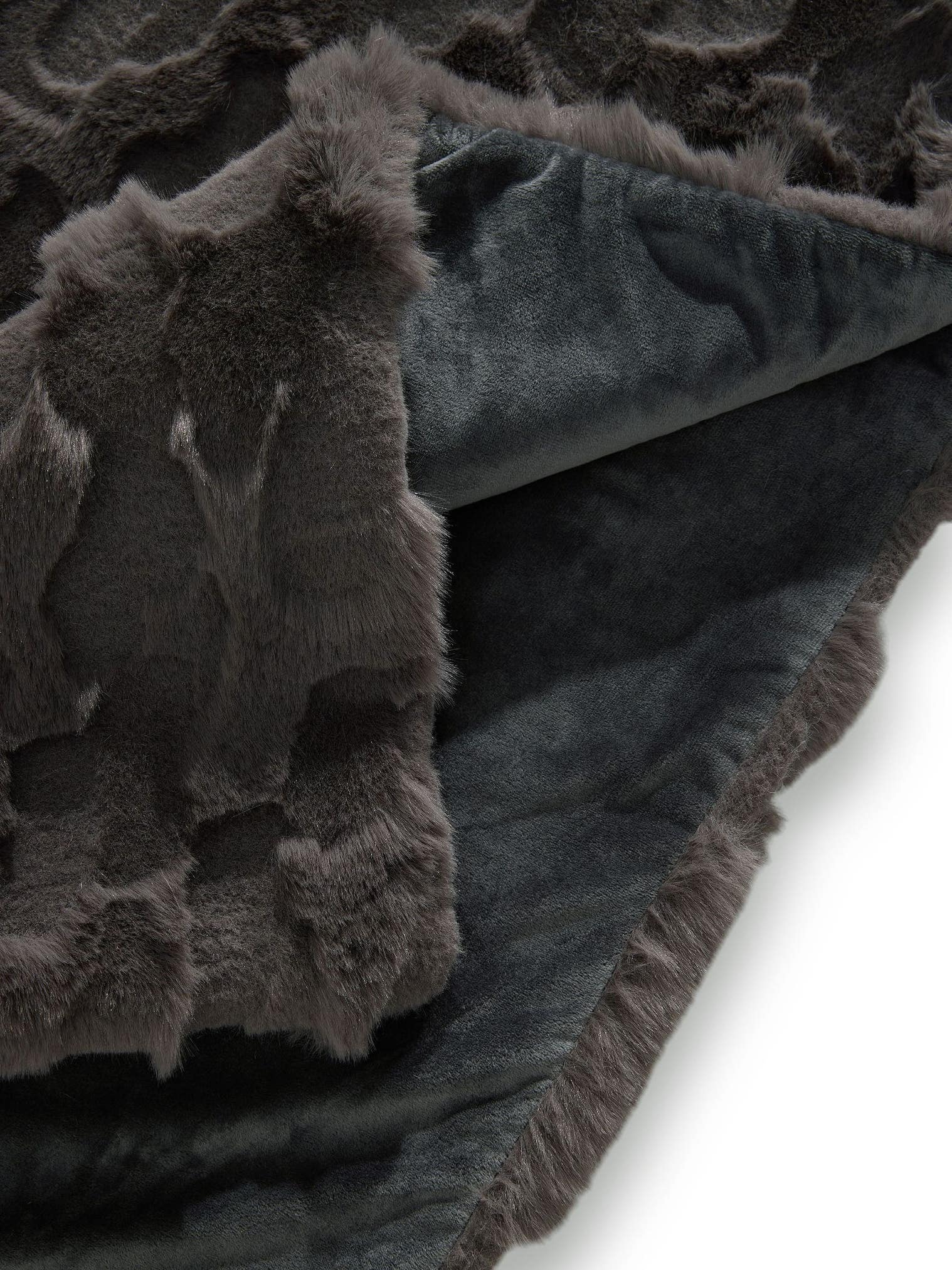 Decke Immy Anthrazit im Design Animal-Look aus 100% Polyester von benuta Pop