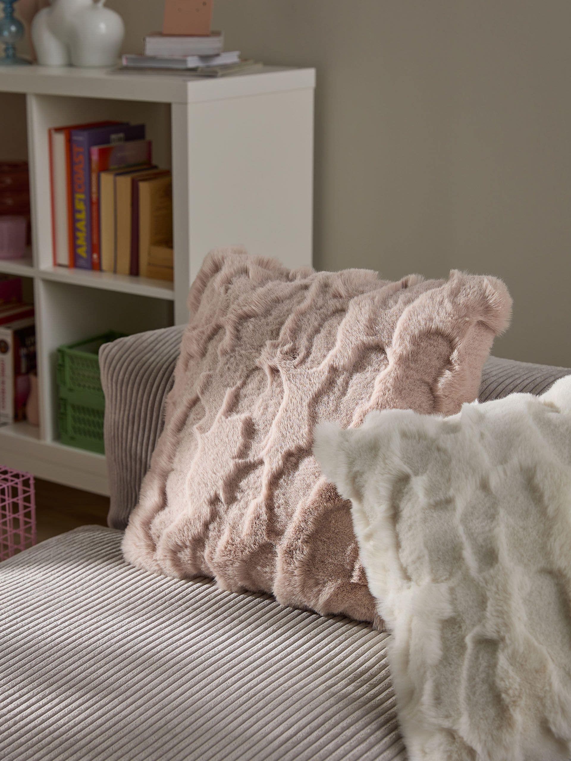 Cushion Cover Immy Pink in Animal-Look design made of 100% Polyester by benuta Pop
