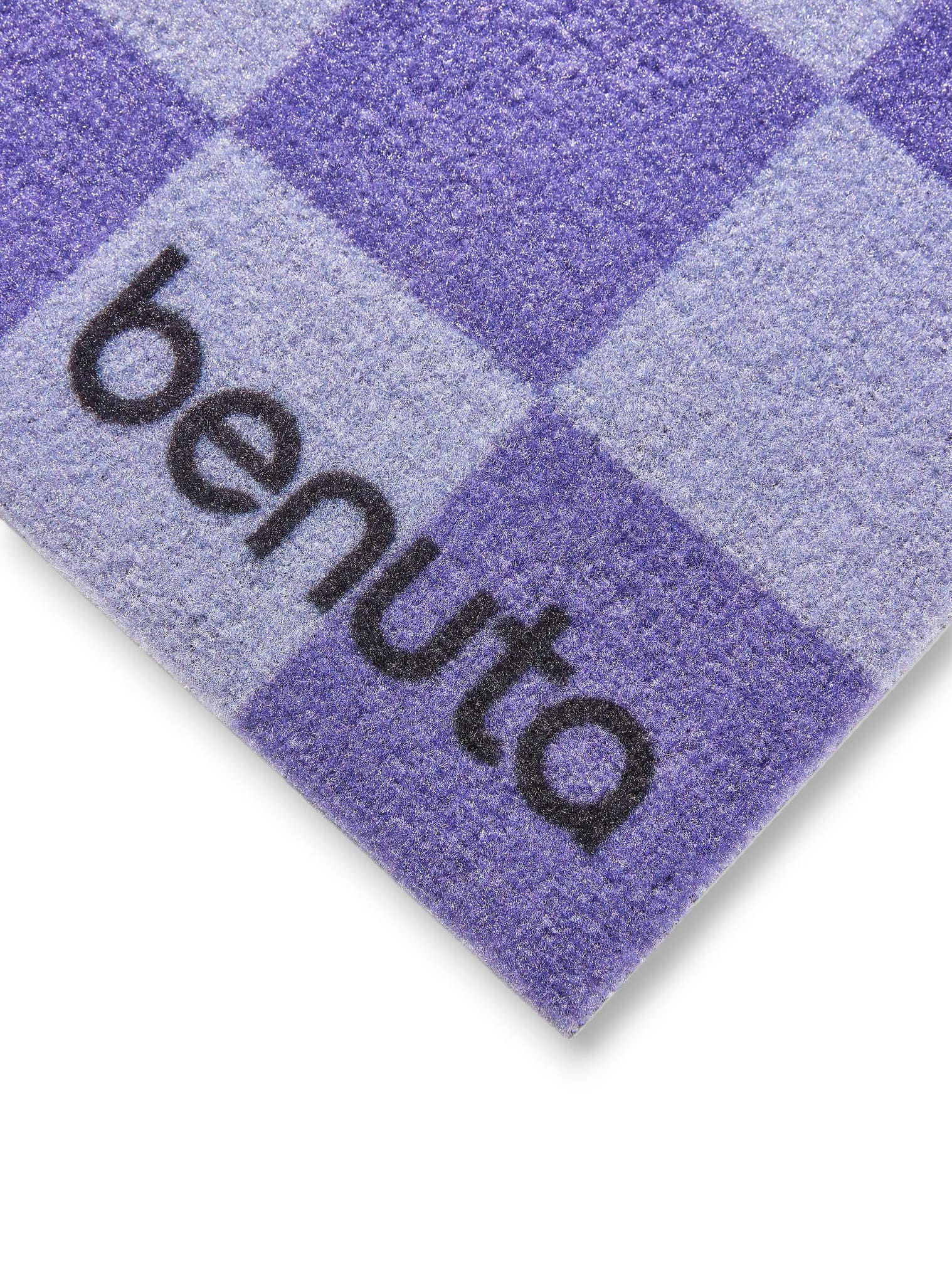 Teppich aus 100% Polyester in Lilla mit 1- 5 mm hohem Flor von benuta