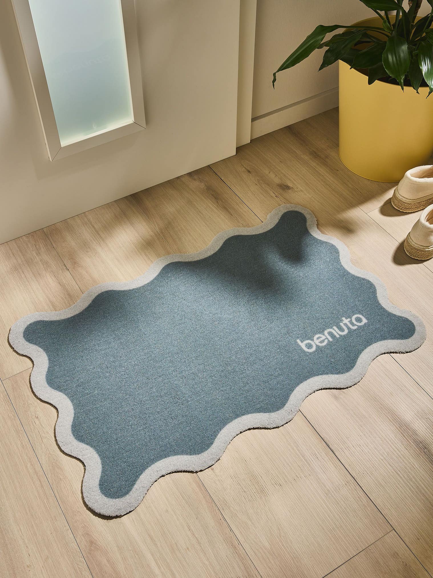 Teppich aus 100% Polyester in Grå mit 1- 5 mm hohem Flor von benuta