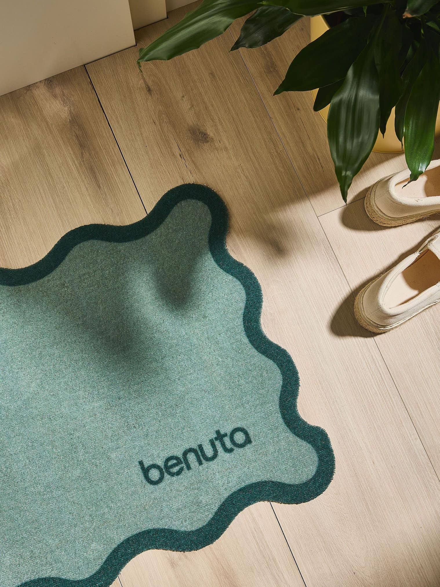 Teppich aus 100% Polyester in Grøn mit 1- 5 mm hohem Flor von benuta