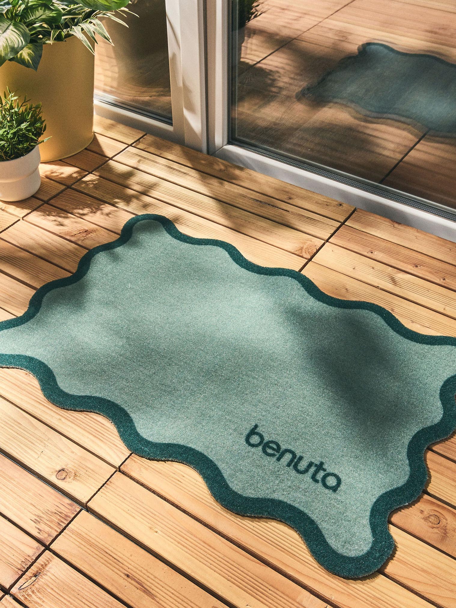 Teppich aus 100% Polyester in Grøn mit 1- 5 mm hohem Flor von benuta