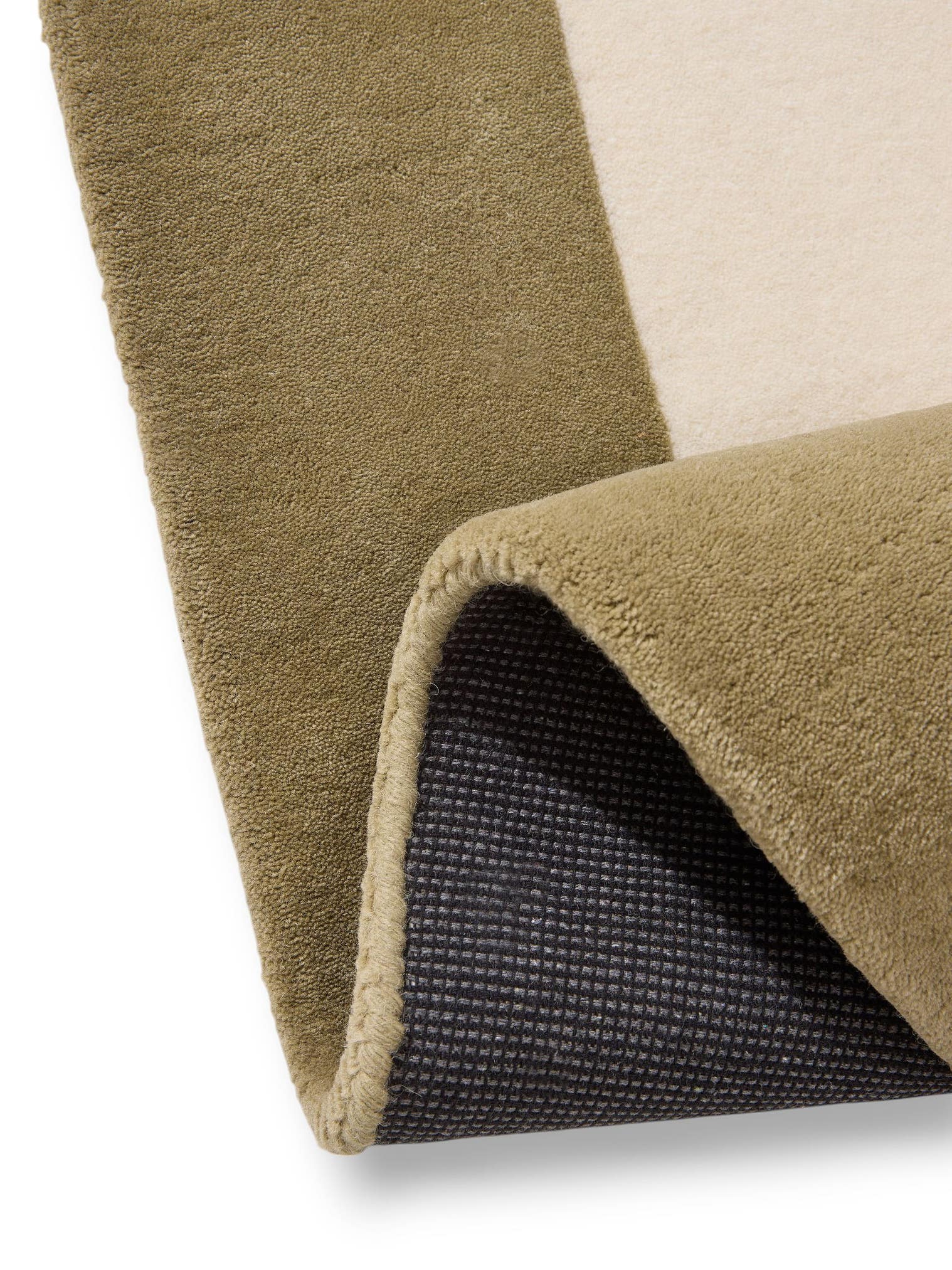 Teppich aus 100% Wolle in Beige mit 11 bis 20 mm hohem Flor von benuta Finest