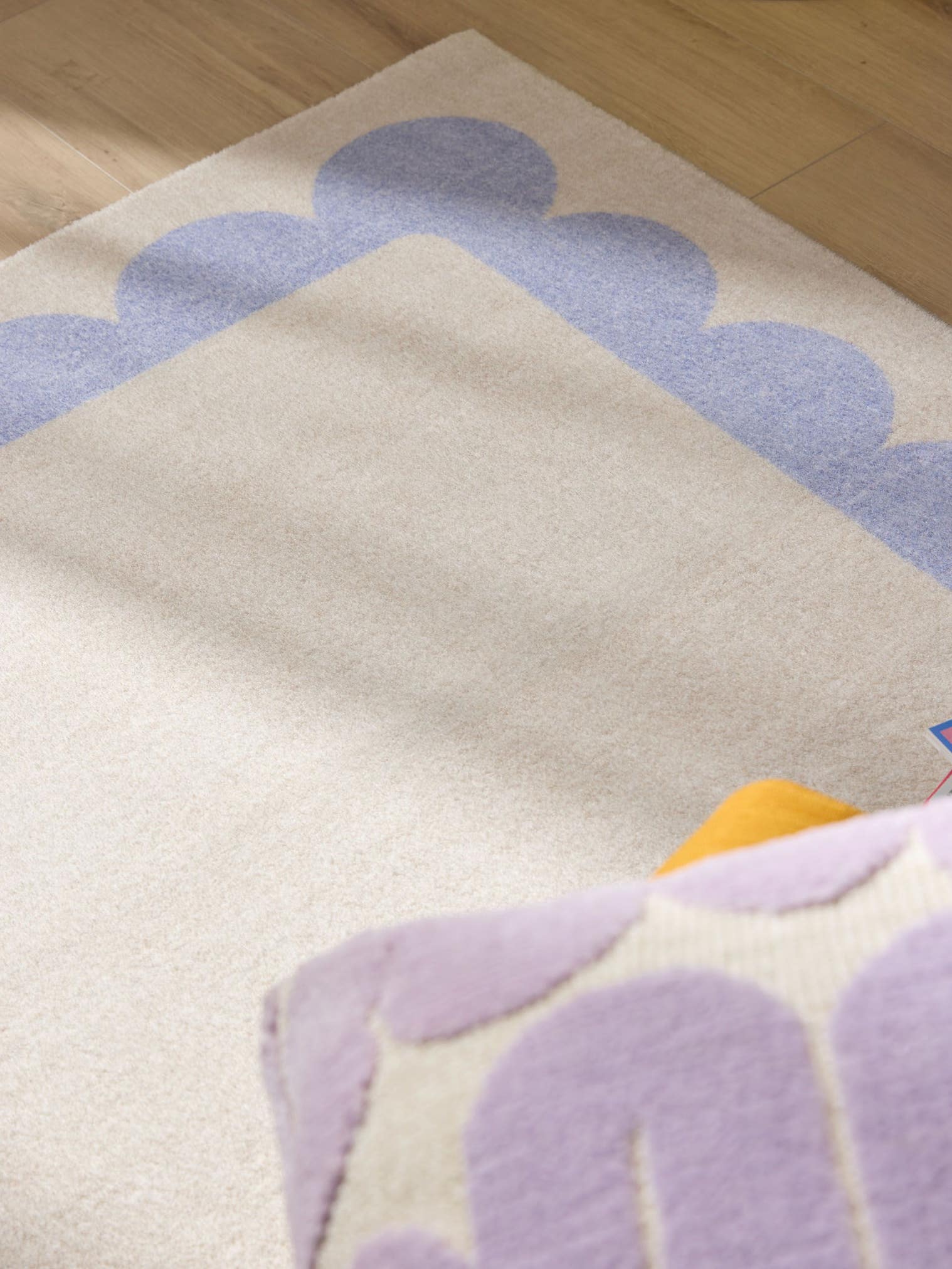 Teppich aus 100% Polyester in Lila mit 6 bis 10 mm hohem Flor von benuta Pop