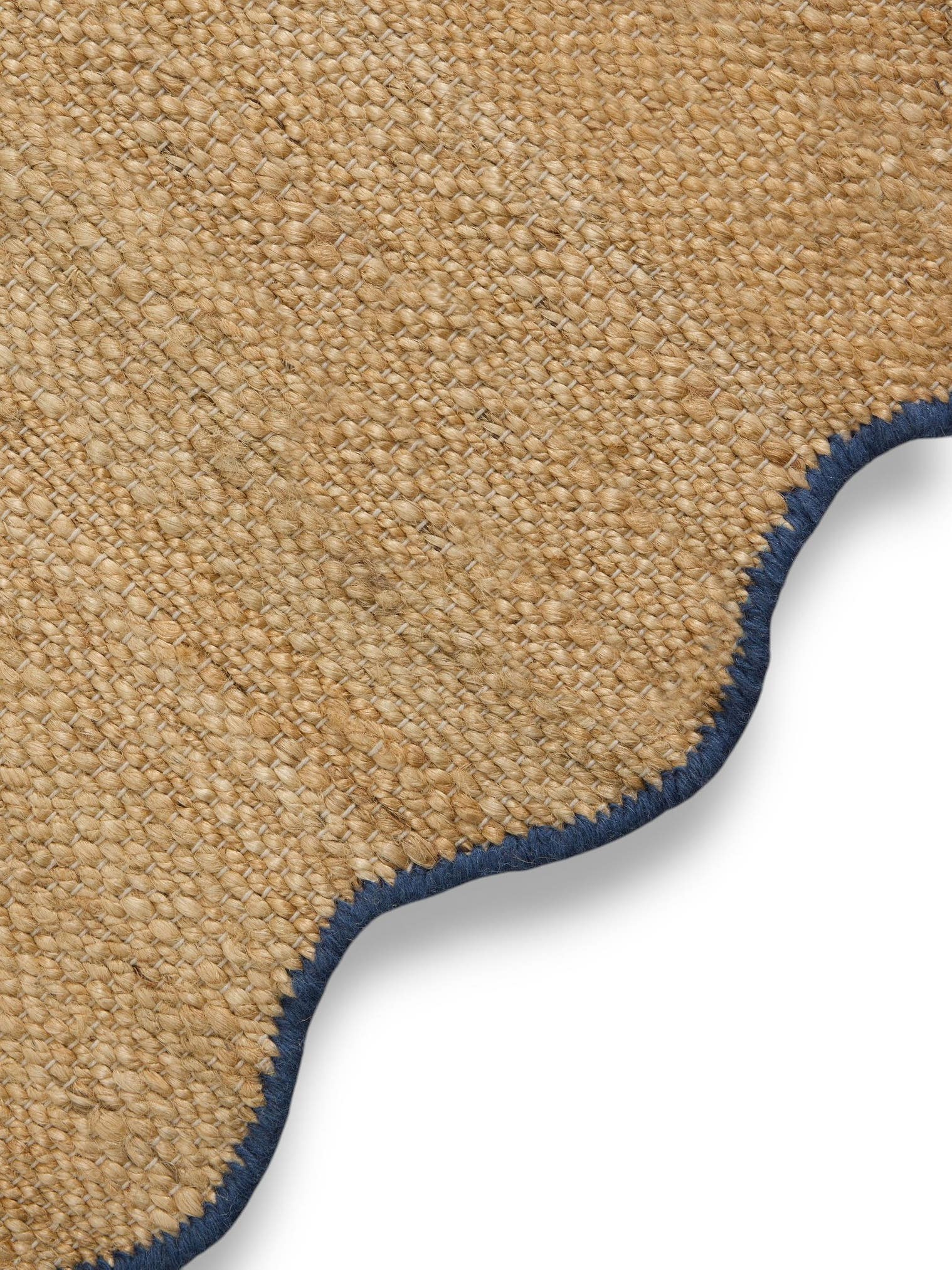 Matta av 91% Jute, 4% Bomull, 3% Ull, 2% Polyester i Blå med 1- 5 mm hög lugg från benuta Pop