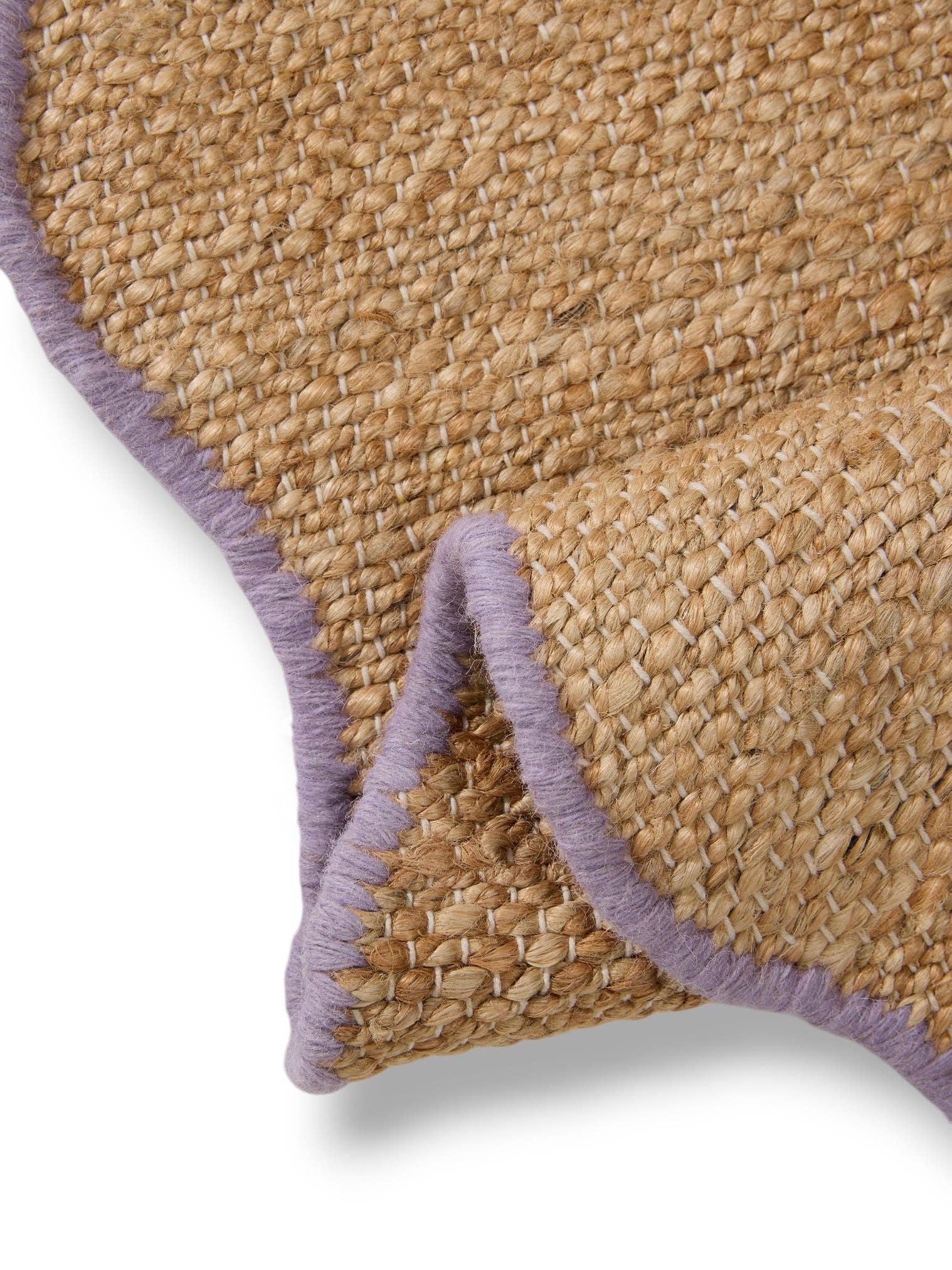 Teppich aus 91% Jute, 4% Baumwolle, 3% Wolle, 2% Polyester in Lila mit bis 5 mm hohem Flor von benuta Pop