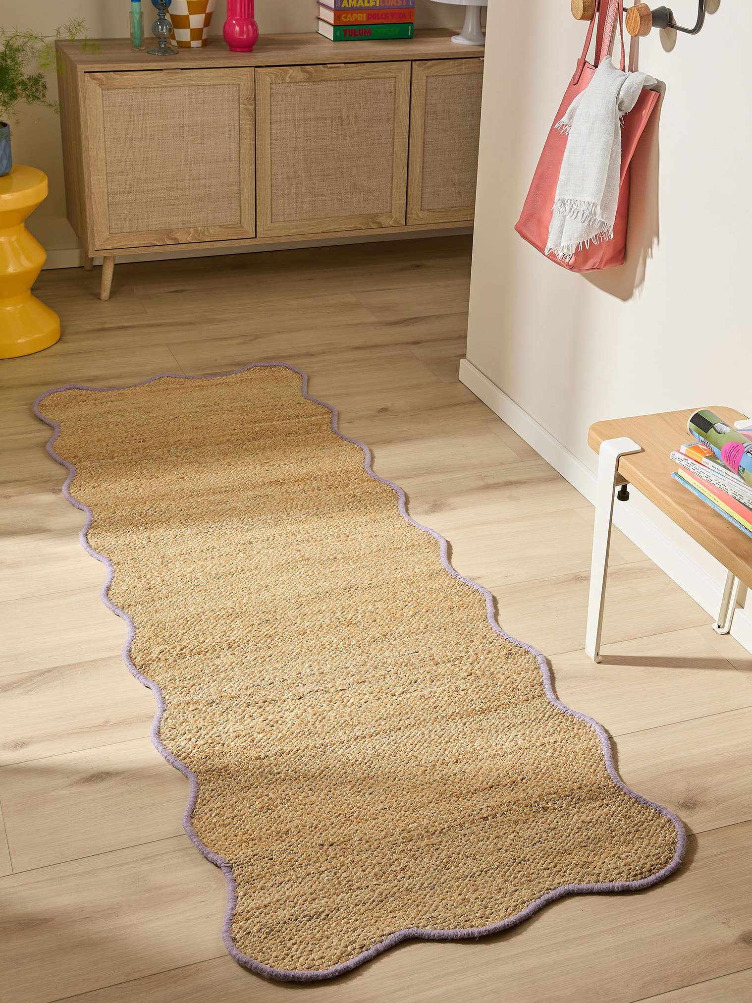 Tæppe af 91% Jute, 4% Bomuld, 3% Uld, 2% Polyester i Lilla med 1- 5 mm høj luv fra benuta Pop
